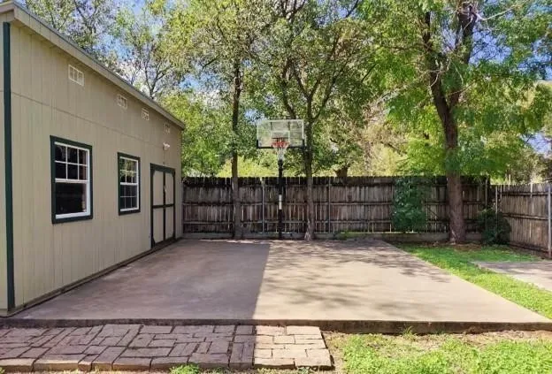 Single Family Residence For Sale in Mc Lennan County , 617 S 12th Street, Waco, Texas 76706, 5 Bedroom, 4 Bathroom, Garage spaces, 2,976 Sqft, built in 1920, Price $824,900, mls#21368177, Real Estate Agent in Waco, Homes For Sale in Mc Lennan county, Homes For Sale in Waco, Realtor in Waco Texas, Real Estate Brokerage Independent Realty Texas, Luminita Cordes Realtor