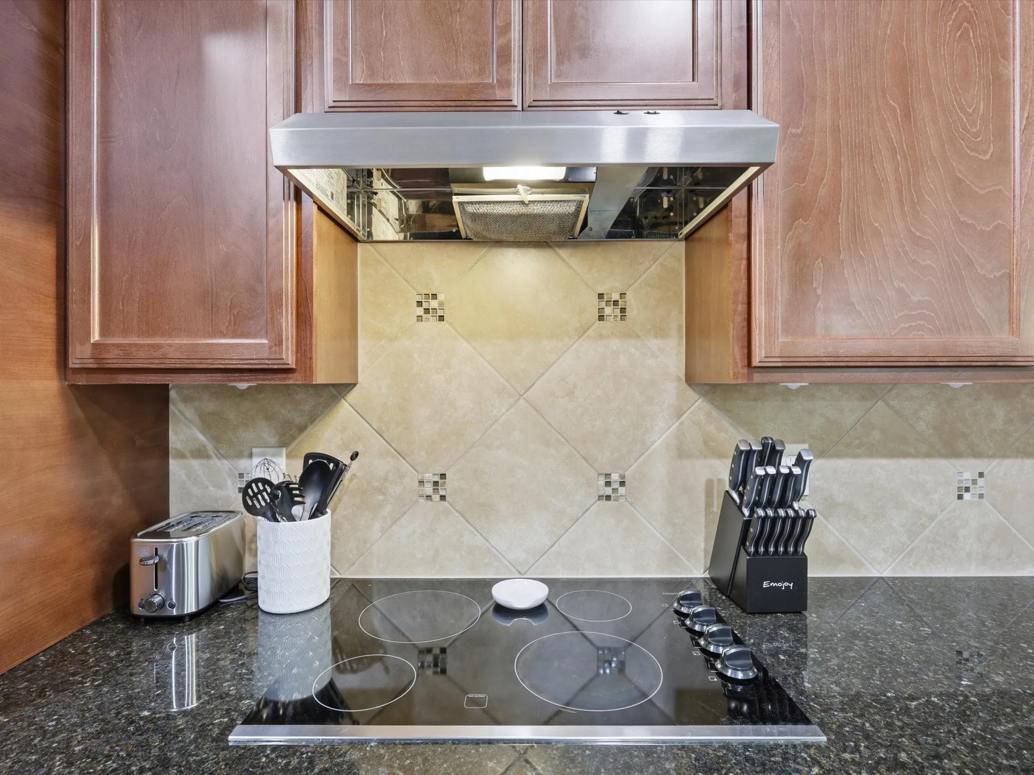 Single Family Residence For Rent in Denton County , 609 Racine Drive, Oak Point, Texas 75068, 3 Bedroom, 2 Bathroom, 2 Garage spaces, 1,862 Sqft, built in 2016, mls#21365209, Real Estate Agent in Oak Point, Homes For Rent in Denton county, Homes For Rent in Oak Point, Realtor in Oak Point Texas, Real Estate Brokerage Independent Realty Texas, Luminita Cordes Realtor