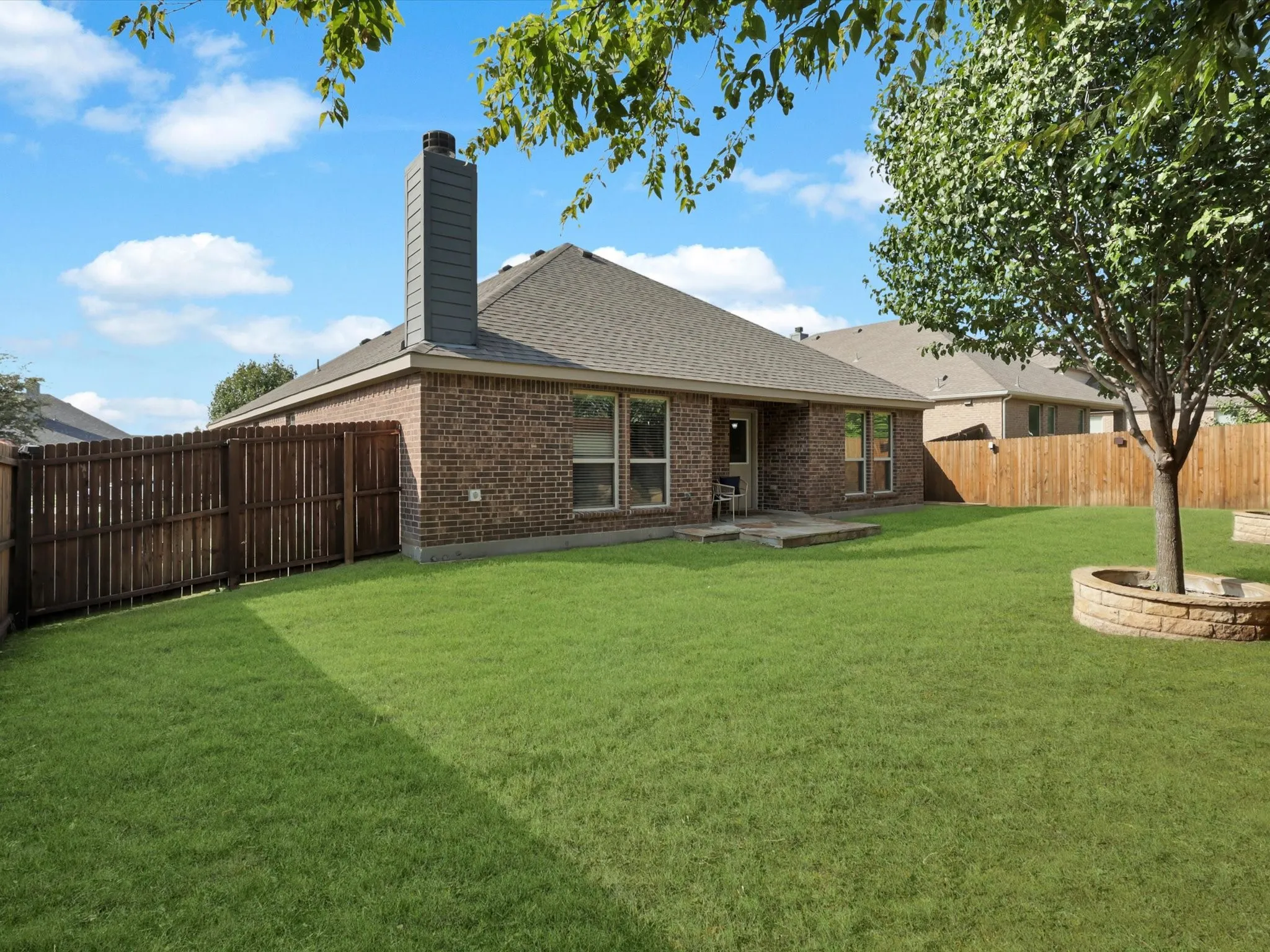 Single Family Residence For Rent in Denton County , 609 Racine Drive, Oak Point, Texas 75068, 3 Bedroom, 2 Bathroom, 2 Garage spaces, 1,862 Sqft, built in 2016, mls#21365209, Real Estate Agent in Oak Point, Homes For Rent in Denton county, Homes For Rent in Oak Point, Realtor in Oak Point Texas, Real Estate Brokerage Independent Realty Texas, Luminita Cordes Realtor