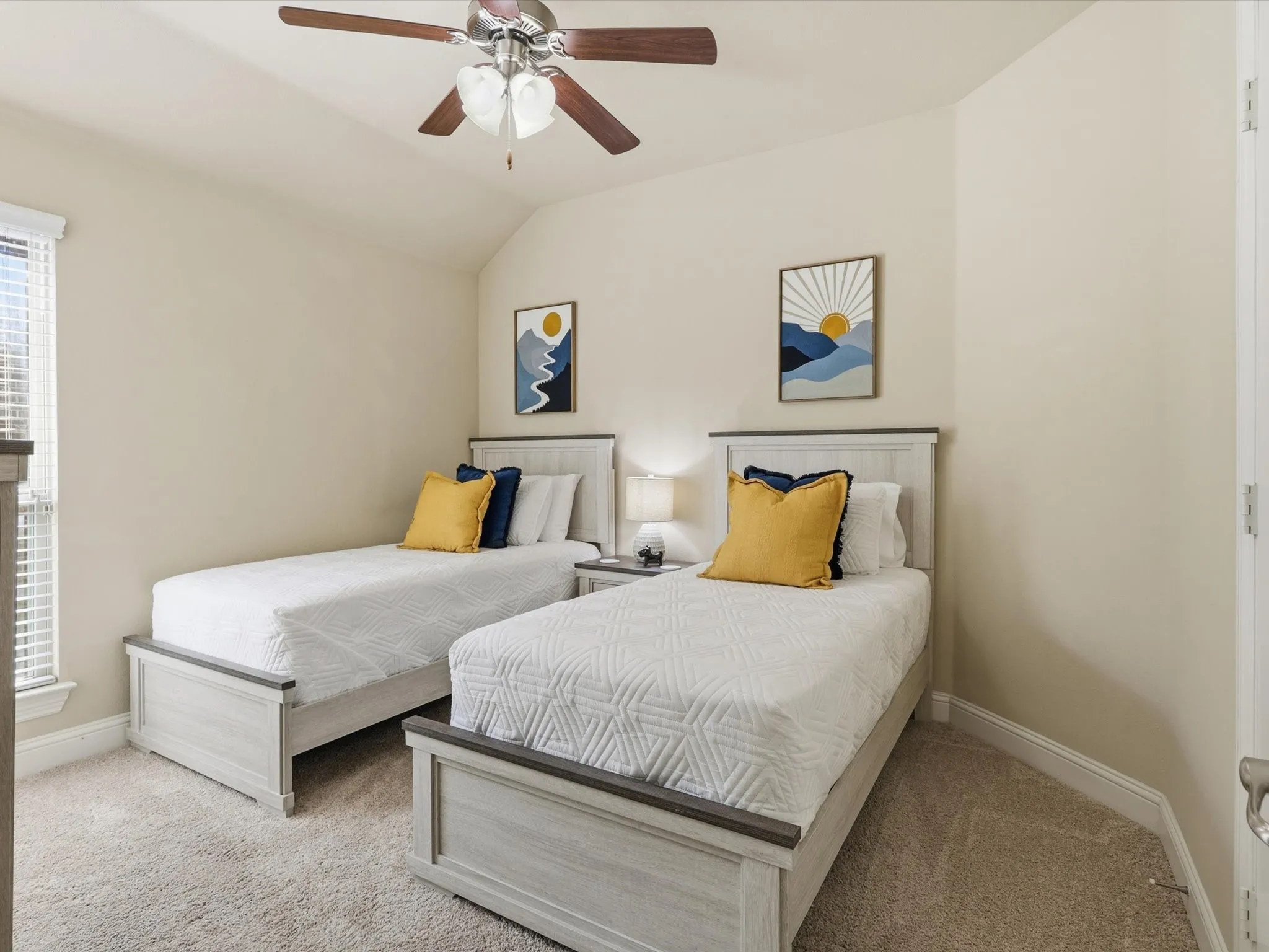 Single Family Residence For Rent in Denton County , 609 Racine Drive, Oak Point, Texas 75068, 3 Bedroom, 2 Bathroom, 2 Garage spaces, 1,862 Sqft, built in 2016, mls#21365209, Real Estate Agent in Oak Point, Homes For Rent in Denton county, Homes For Rent in Oak Point, Realtor in Oak Point Texas, Real Estate Brokerage Independent Realty Texas, Luminita Cordes Realtor