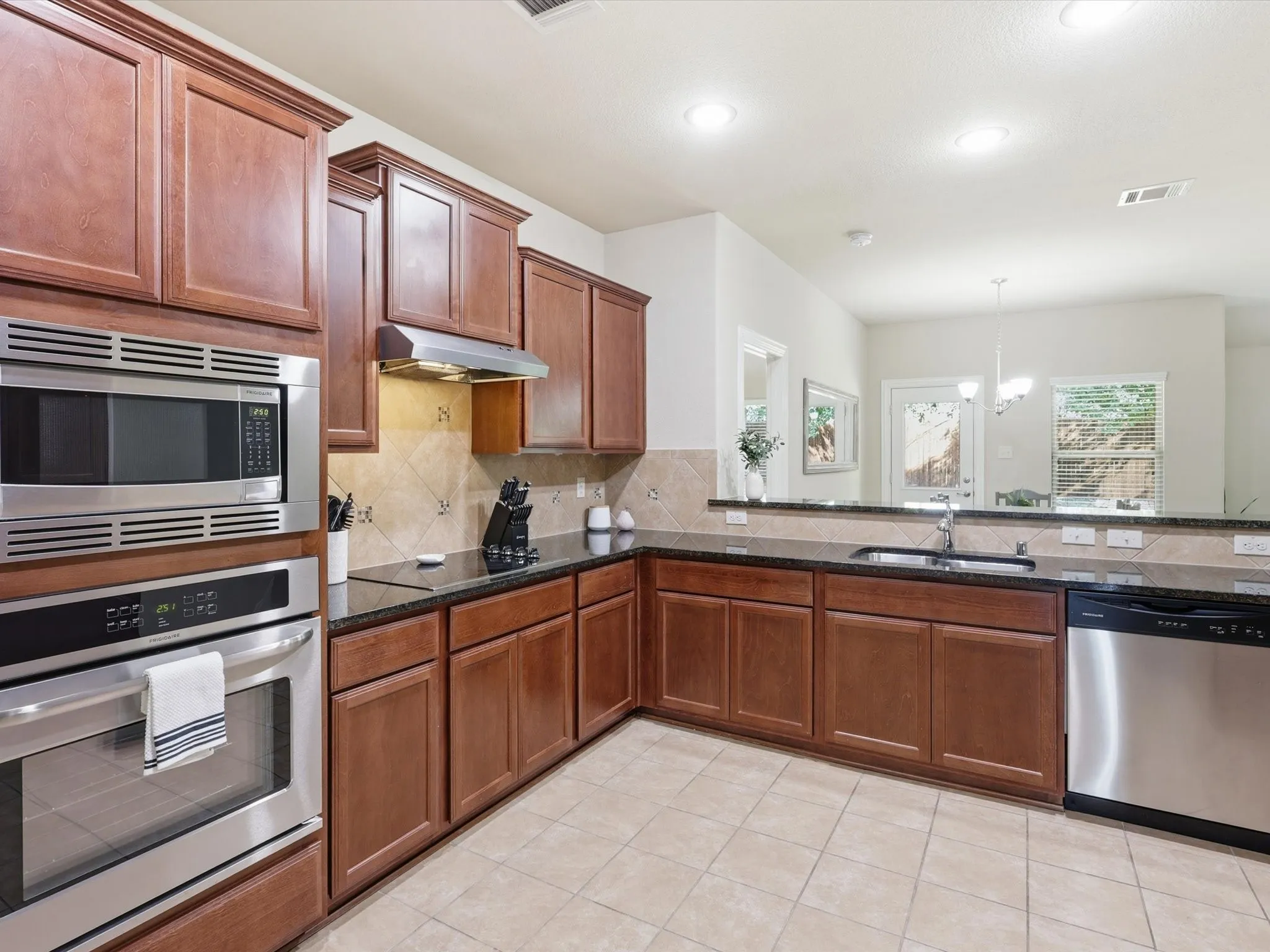 Single Family Residence For Rent in Denton County , 609 Racine Drive, Oak Point, Texas 75068, 3 Bedroom, 2 Bathroom, 2 Garage spaces, 1,862 Sqft, built in 2016, mls#21365209, Real Estate Agent in Oak Point, Homes For Rent in Denton county, Homes For Rent in Oak Point, Realtor in Oak Point Texas, Real Estate Brokerage Independent Realty Texas, Luminita Cordes Realtor