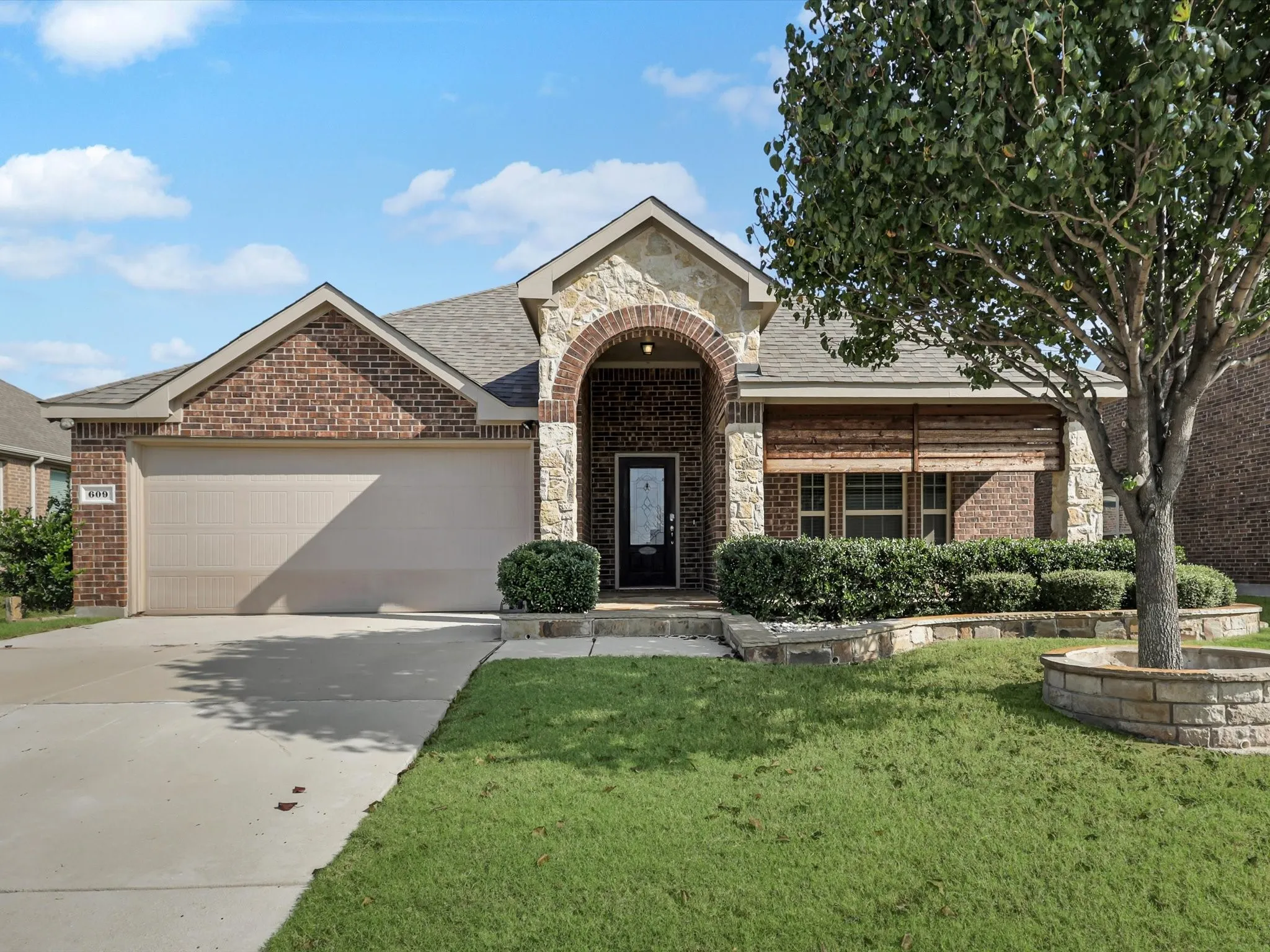 Single Family Residence For Rent in Denton County , 609 Racine Drive, Oak Point, Texas 75068, 3 Bedroom, 2 Bathroom, 2 Garage spaces, 1,862 Sqft, built in 2016, mls#21365209, Real Estate Agent in Oak Point, Homes For Rent in Denton county, Homes For Rent in Oak Point, Realtor in Oak Point Texas, Real Estate Brokerage Independent Realty Texas, Luminita Cordes Realtor
