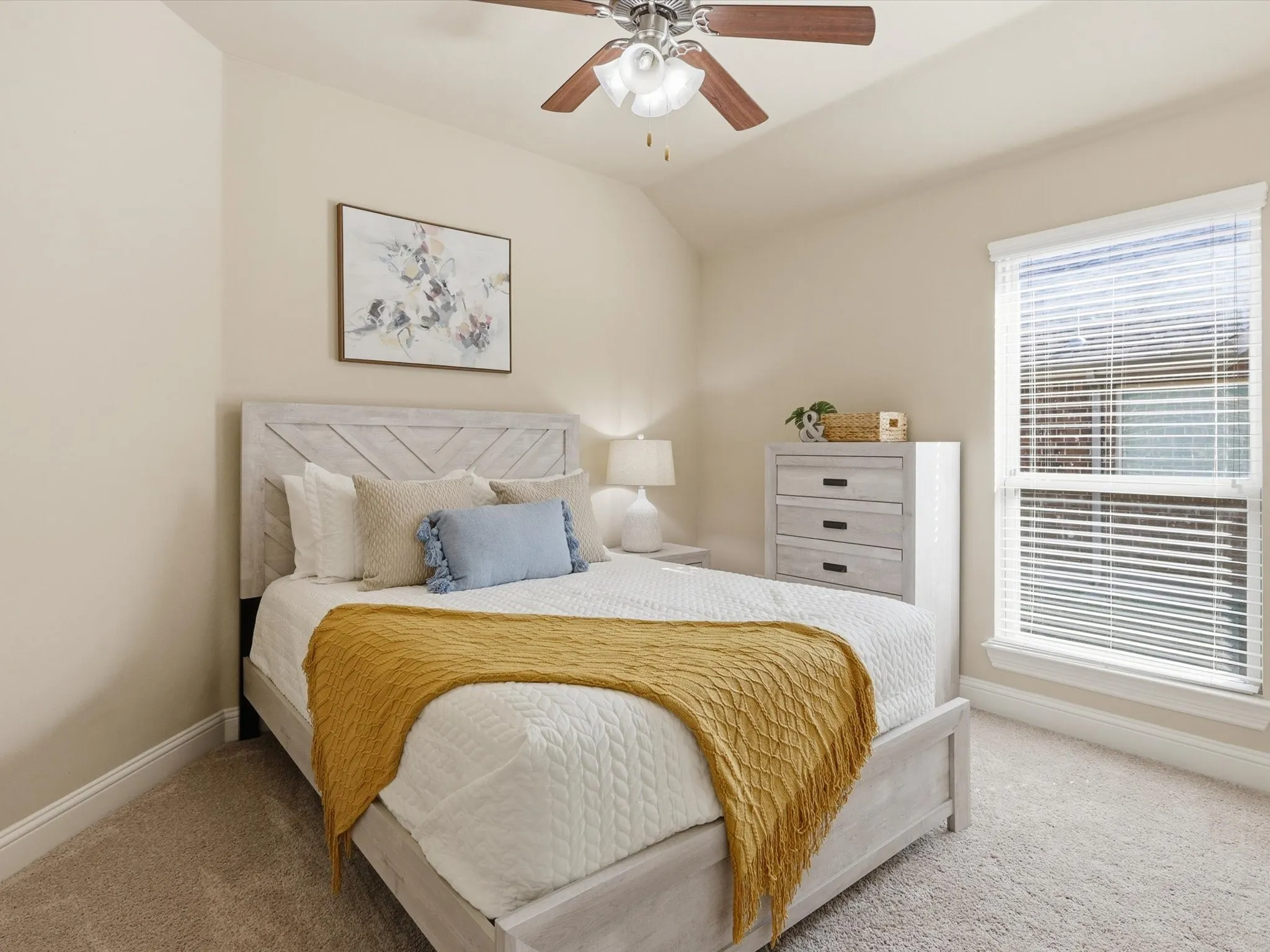 Single Family Residence For Rent in Denton County , 609 Racine Drive, Oak Point, Texas 75068, 3 Bedroom, 2 Bathroom, 2 Garage spaces, 1,862 Sqft, built in 2016, mls#21365209, Real Estate Agent in Oak Point, Homes For Rent in Denton county, Homes For Rent in Oak Point, Realtor in Oak Point Texas, Real Estate Brokerage Independent Realty Texas, Luminita Cordes Realtor