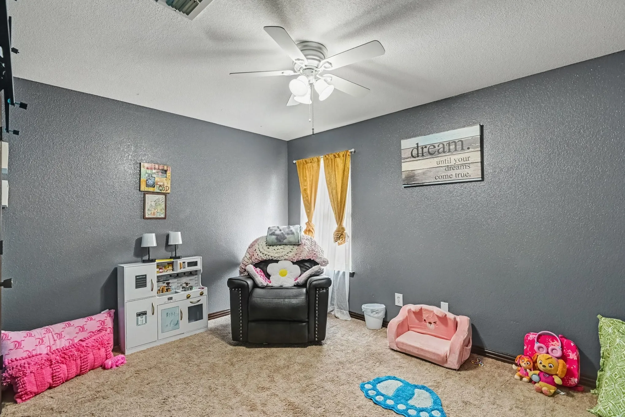 Single Family Residence For Sale in Parker County , 321 Pecos Drive, Weatherford, Texas 76086, 4 Bedroom, 2 Bathroom, 2 Garage spaces, 1,684 Sqft, built in 2001, mls#21366162, Real Estate Agent in Weatherford, Homes For Sale in Parker county, Homes For Sale in Weatherford, Realtor in Weatherford Texas, Real Estate Brokerage Independent Realty Texas, Luminita Cordes Realtor