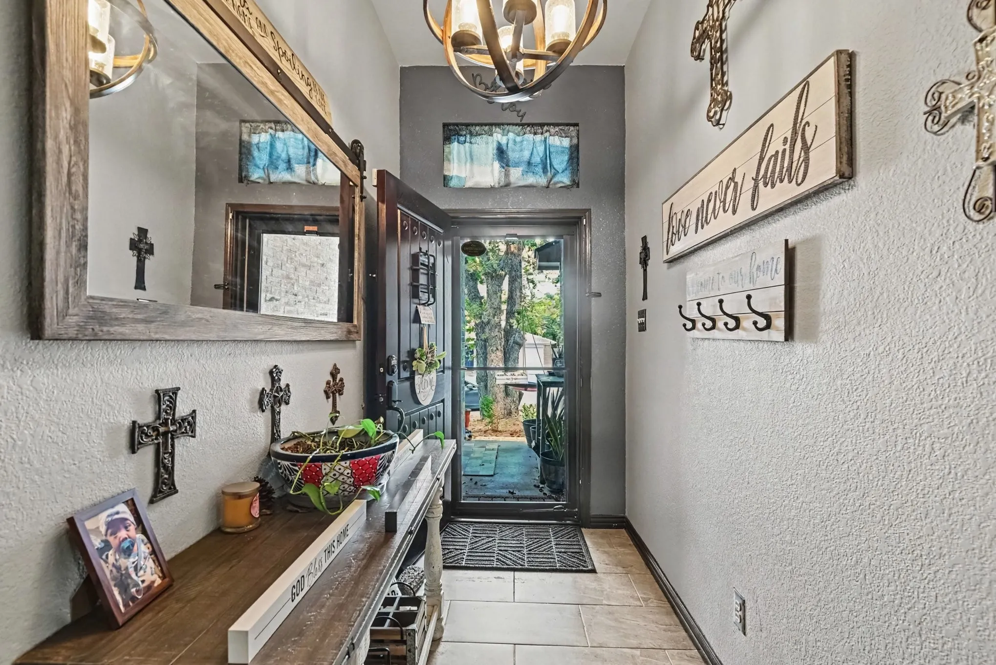 Single Family Residence For Sale in Parker County , 321 Pecos Drive, Weatherford, Texas 76086, 4 Bedroom, 2 Bathroom, 2 Garage spaces, 1,684 Sqft, built in 2001, mls#21366162, Real Estate Agent in Weatherford, Homes For Sale in Parker county, Homes For Sale in Weatherford, Realtor in Weatherford Texas, Real Estate Brokerage Independent Realty Texas, Luminita Cordes Realtor