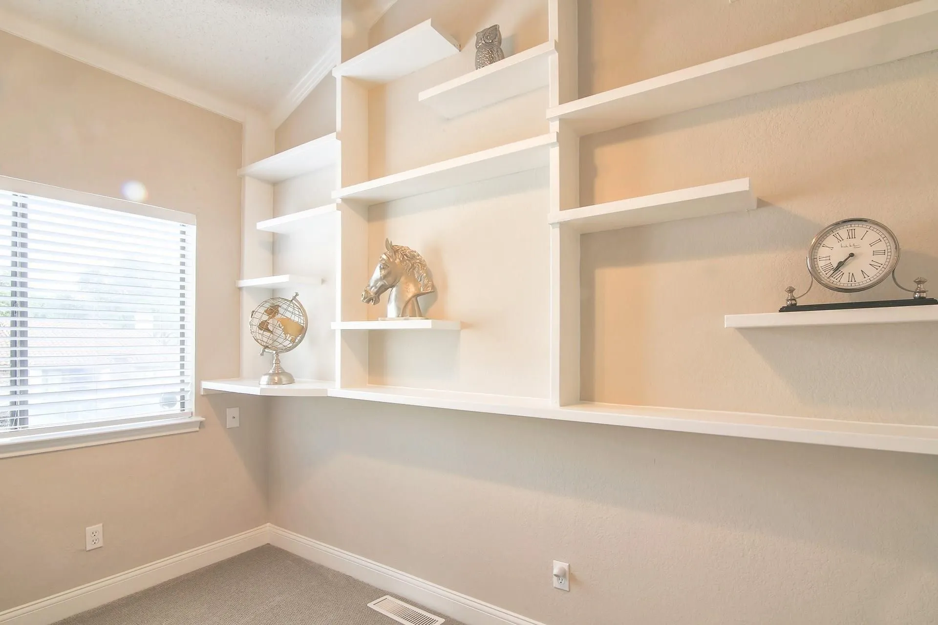 Condominium For Rent in Dallas County , 821 Dublin Drive 219, Richardson, Texas 75080, 3 Bedroom, 2 Bathroom, 1 Garage spaces, 1,365 Sqft, built in 1981, mls#21368173, Real Estate Agent in Richardson, Homes For Rent in Dallas county, Homes For Rent in Richardson, Realtor in Richardson Texas, Real Estate Brokerage Independent Realty Texas, Luminita Cordes Realtor