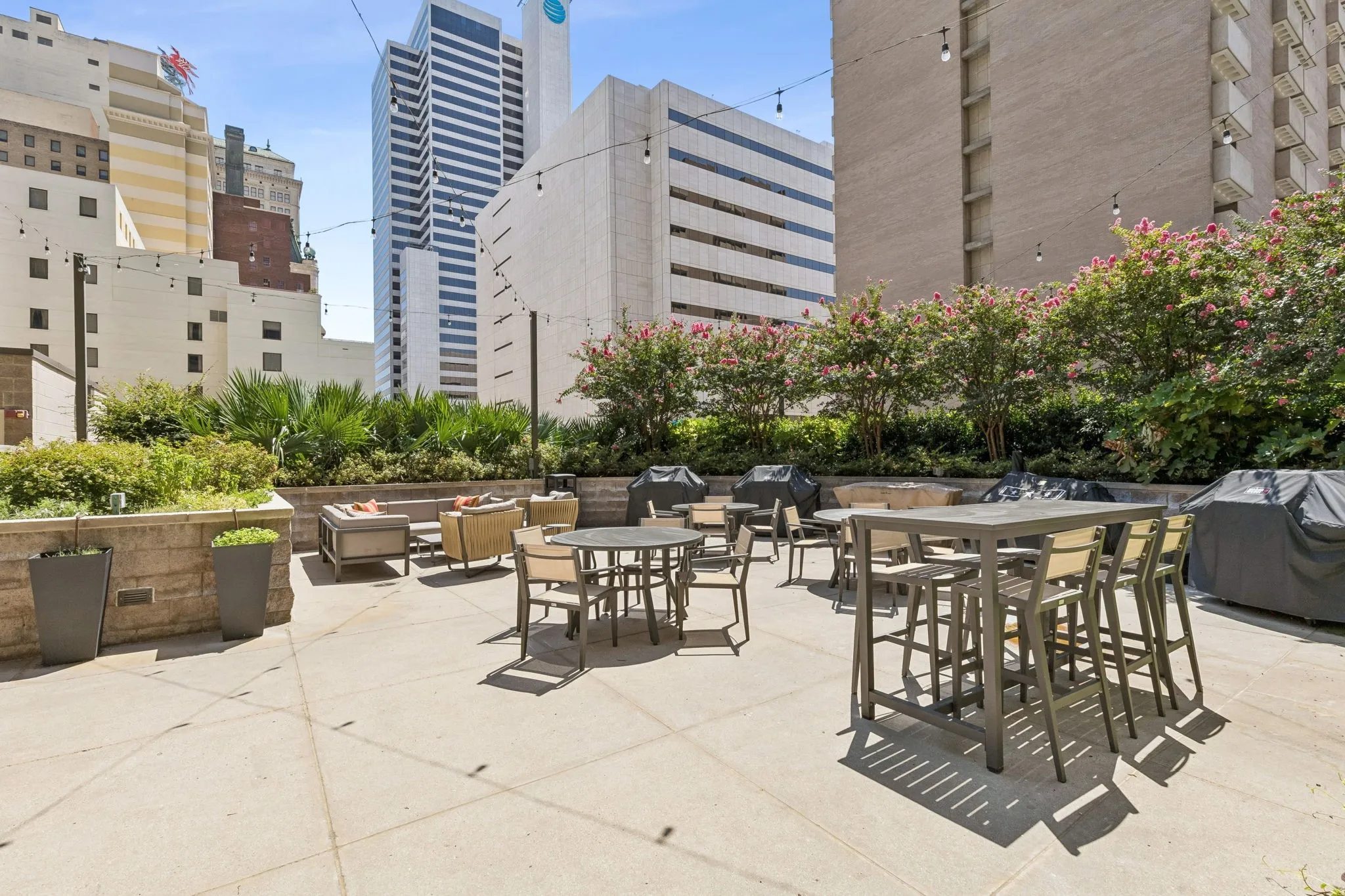 Condominium For Sale in Dallas County , 1200 Main Street 508, Dallas, Texas 75202, 2 Bedroom, 2 Bathroom, 2 Garage spaces, 1,563 Sqft, built in 1974, mls#21364112, Real Estate Agent in Dallas, Homes For Sale in Dallas county, Homes For Sale in Dallas, Realtor in Dallas Texas, Real Estate Brokerage Independent Realty Texas, Luminita Cordes Realtor
