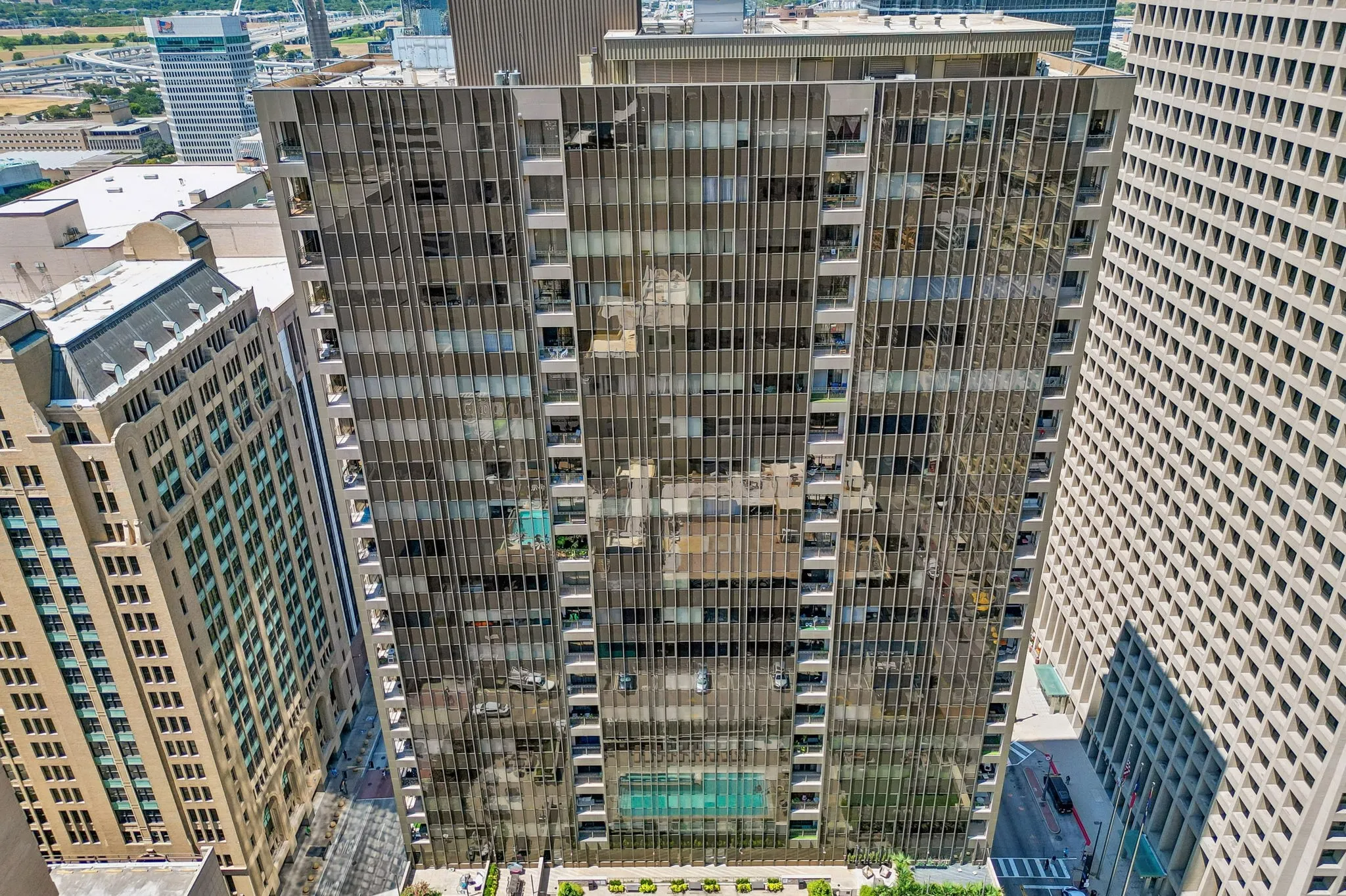 Condominium For Sale in Dallas County , 1200 Main Street 508, Dallas, Texas 75202, 2 Bedroom, 2 Bathroom, 2 Garage spaces, 1,563 Sqft, built in 1974, mls#21364112, Real Estate Agent in Dallas, Homes For Sale in Dallas county, Homes For Sale in Dallas, Realtor in Dallas Texas, Real Estate Brokerage Independent Realty Texas, Luminita Cordes Realtor