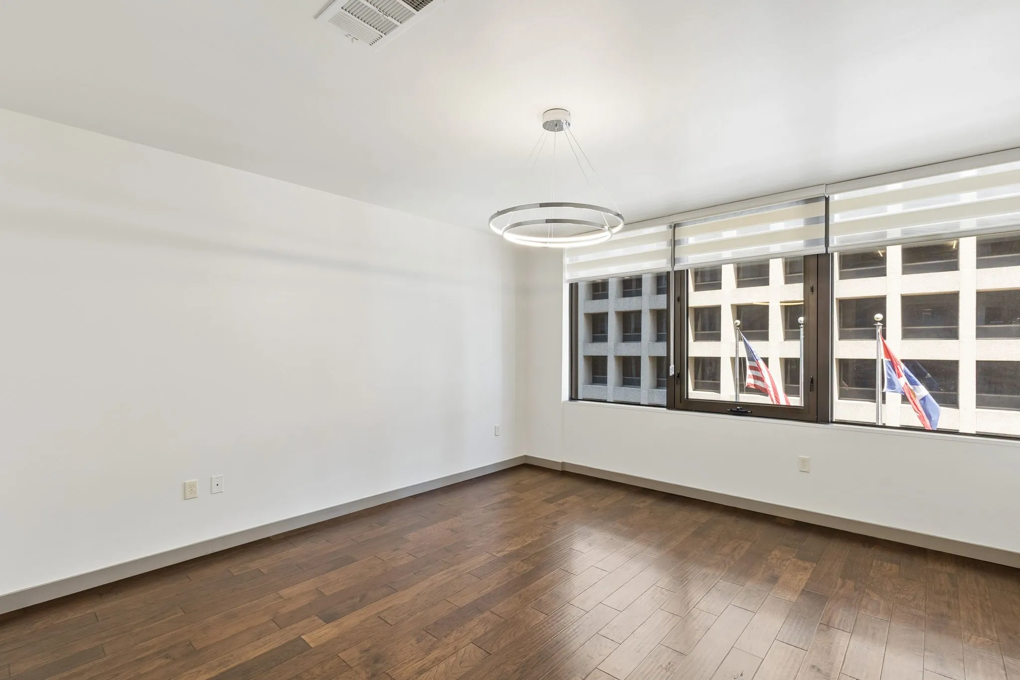 Condominium For Sale in Dallas County , 1200 Main Street 508, Dallas, Texas 75202, 2 Bedroom, 2 Bathroom, 2 Garage spaces, 1,563 Sqft, built in 1974, mls#21364112, Real Estate Agent in Dallas, Homes For Sale in Dallas county, Homes For Sale in Dallas, Realtor in Dallas Texas, Real Estate Brokerage Independent Realty Texas, Luminita Cordes Realtor