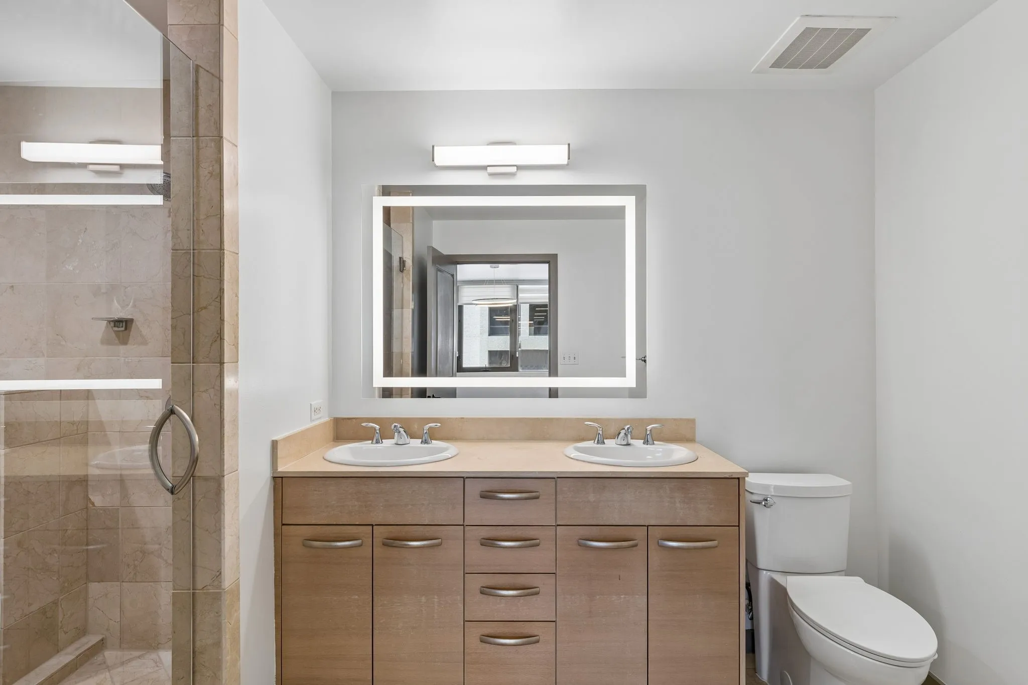 Condominium For Sale in Dallas County , 1200 Main Street 508, Dallas, Texas 75202, 2 Bedroom, 2 Bathroom, 2 Garage spaces, 1,563 Sqft, built in 1974, mls#21364112, Real Estate Agent in Dallas, Homes For Sale in Dallas county, Homes For Sale in Dallas, Realtor in Dallas Texas, Real Estate Brokerage Independent Realty Texas, Luminita Cordes Realtor