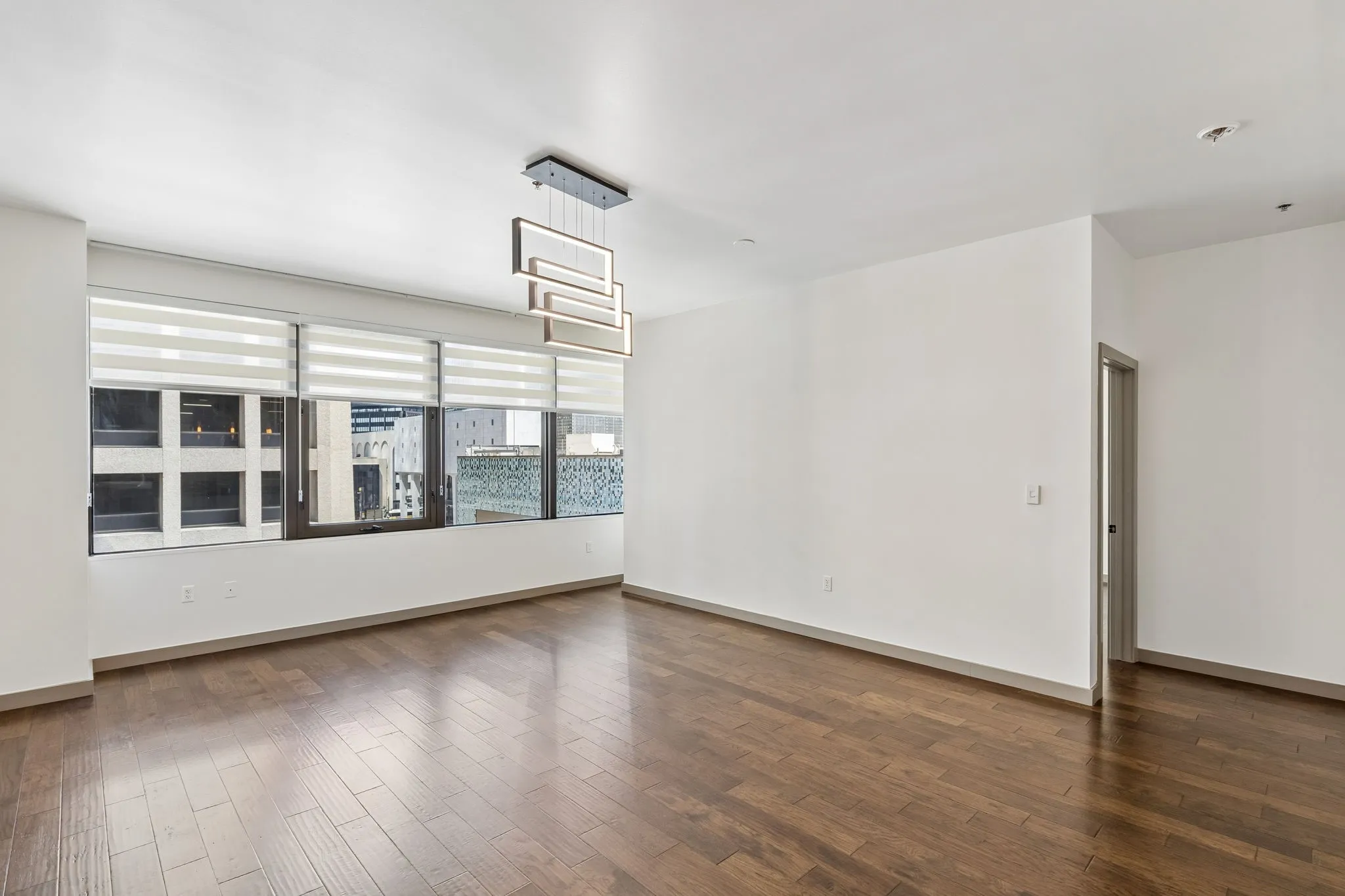 Condominium For Sale in Dallas County , 1200 Main Street 508, Dallas, Texas 75202, 2 Bedroom, 2 Bathroom, 2 Garage spaces, 1,563 Sqft, built in 1974, mls#21364112, Real Estate Agent in Dallas, Homes For Sale in Dallas county, Homes For Sale in Dallas, Realtor in Dallas Texas, Real Estate Brokerage Independent Realty Texas, Luminita Cordes Realtor