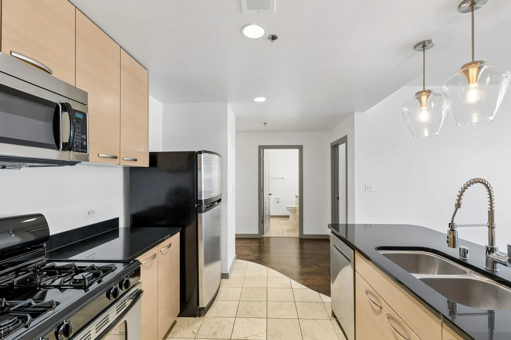 Condominium For Sale in Dallas County , 1200 Main Street 508, Dallas, Texas 75202, 2 Bedroom, 2 Bathroom, 2 Garage spaces, 1,563 Sqft, built in 1974, mls#21364112, Real Estate Agent in Dallas, Homes For Sale in Dallas county, Homes For Sale in Dallas, Realtor in Dallas Texas, Real Estate Brokerage Independent Realty Texas, Luminita Cordes Realtor