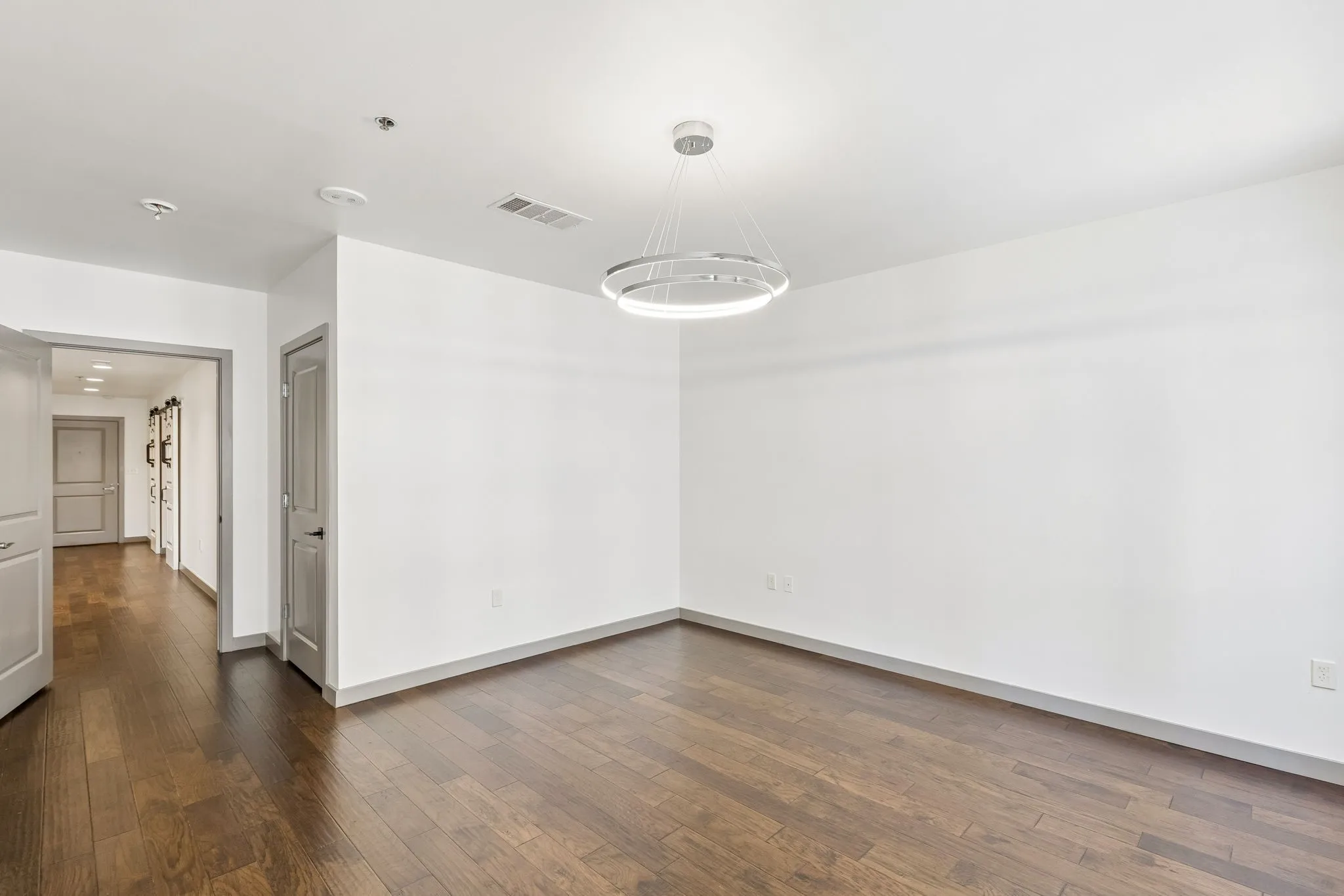 Condominium For Sale in Dallas County , 1200 Main Street 508, Dallas, Texas 75202, 2 Bedroom, 2 Bathroom, 2 Garage spaces, 1,563 Sqft, built in 1974, mls#21364112, Real Estate Agent in Dallas, Homes For Sale in Dallas county, Homes For Sale in Dallas, Realtor in Dallas Texas, Real Estate Brokerage Independent Realty Texas, Luminita Cordes Realtor