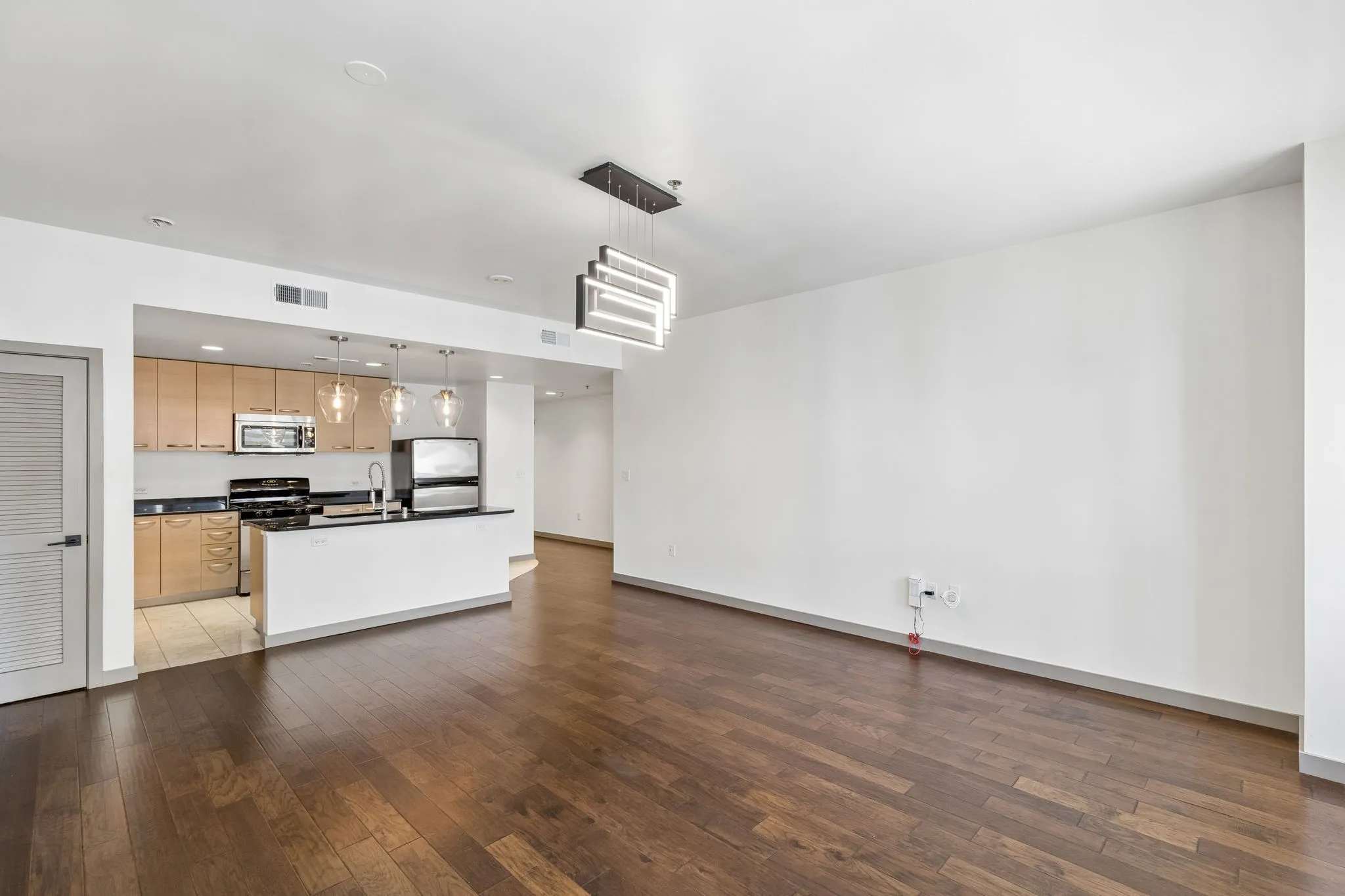 Condominium For Sale in Dallas County , 1200 Main Street 508, Dallas, Texas 75202, 2 Bedroom, 2 Bathroom, 2 Garage spaces, 1,563 Sqft, built in 1974, mls#21364112, Real Estate Agent in Dallas, Homes For Sale in Dallas county, Homes For Sale in Dallas, Realtor in Dallas Texas, Real Estate Brokerage Independent Realty Texas, Luminita Cordes Realtor