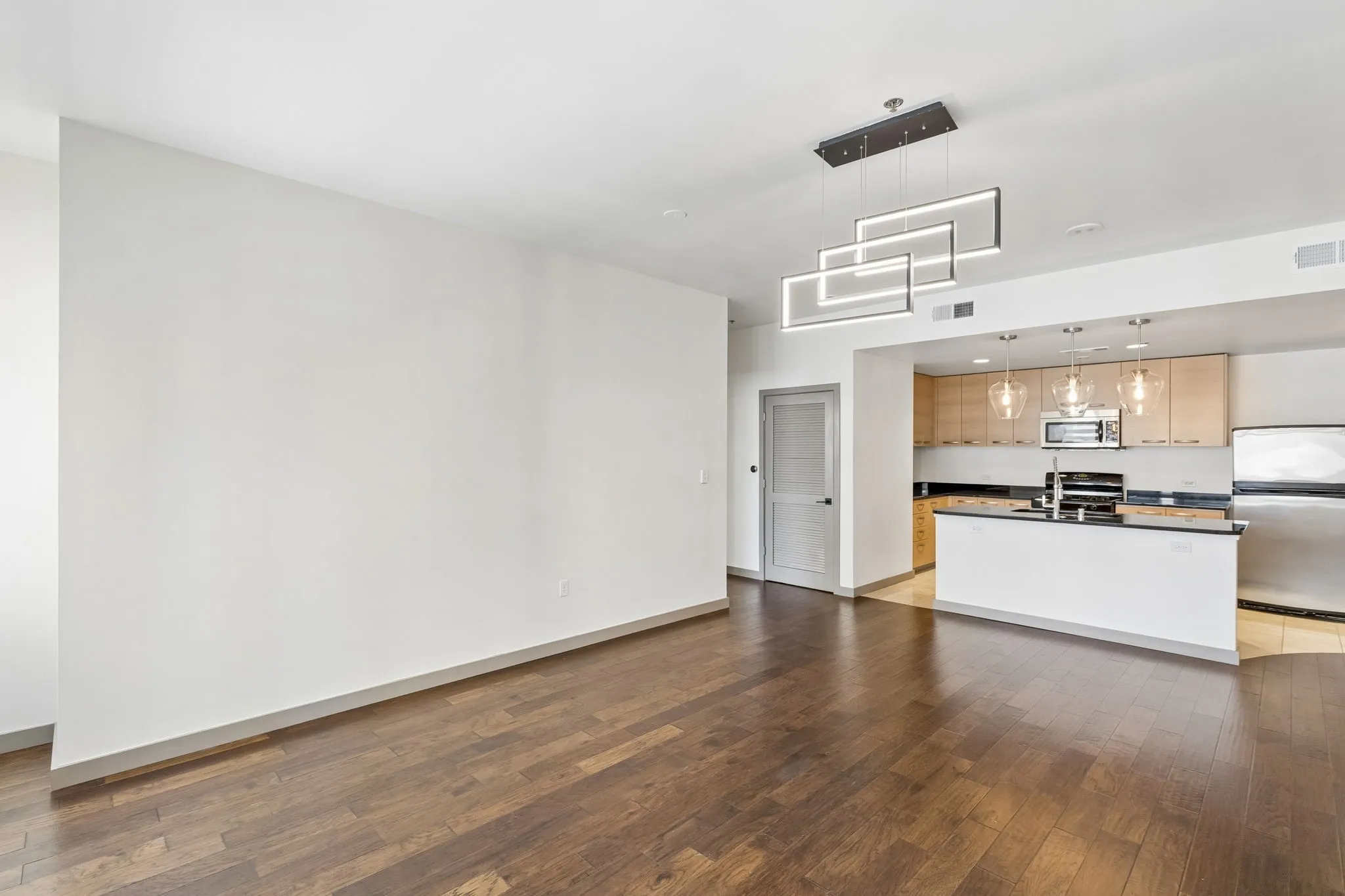 Condominium For Sale in Dallas County , 1200 Main Street 508, Dallas, Texas 75202, 2 Bedroom, 2 Bathroom, 2 Garage spaces, 1,563 Sqft, built in 1974, mls#21364112, Real Estate Agent in Dallas, Homes For Sale in Dallas county, Homes For Sale in Dallas, Realtor in Dallas Texas, Real Estate Brokerage Independent Realty Texas, Luminita Cordes Realtor