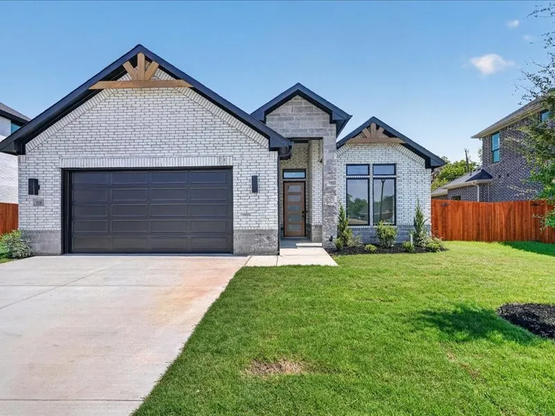 Single Family Residence For Sale in Ellis County , 118 Emma Street, Red Oak, Texas 75154, 4 Bedroom, 3 Bathroom, 2 Garage spaces, 2,347 Sqft, built in 2026, mls#21364740, Real Estate Agent in Red Oak, Homes For Sale in Ellis county, Homes For Sale in Red Oak, Realtor in Red Oak Texas, Real Estate Brokerage Independent Realty Texas, Luminita Cordes Realtor