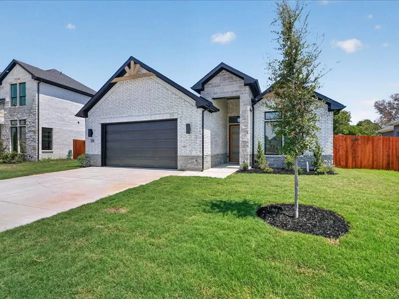 Single Family Residence For Sale in Ellis County , 118 Emma Street, Red Oak, Texas 75154, 4 Bedroom, 3 Bathroom, 2 Garage spaces, 2,347 Sqft, built in 2026, mls#21364740, Real Estate Agent in Red Oak, Homes For Sale in Ellis county, Homes For Sale in Red Oak, Realtor in Red Oak Texas, Real Estate Brokerage Independent Realty Texas, Luminita Cordes Realtor