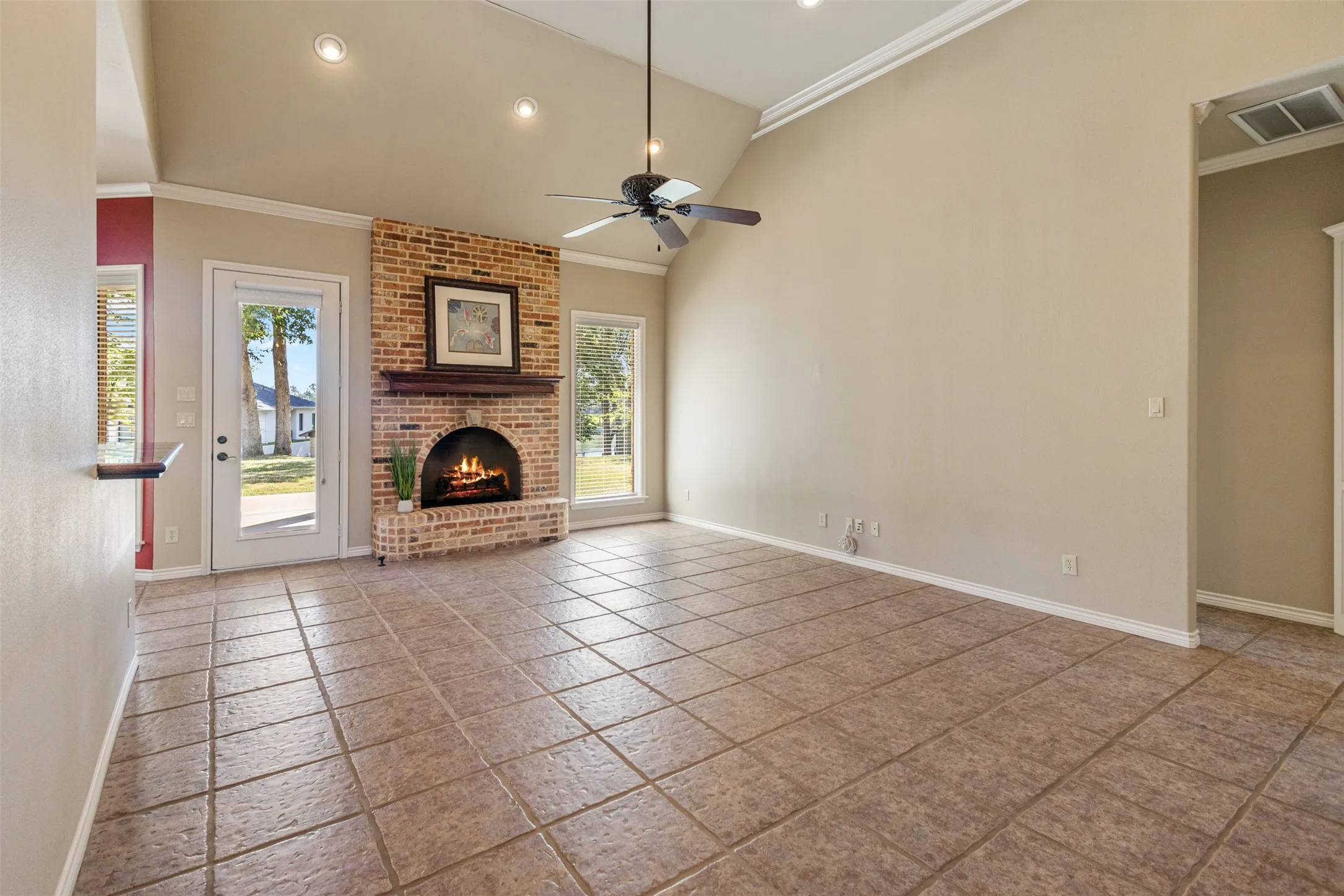 Single Family Residence For Sale in Henderson County , 63 Sunset Boulevard, Star Harbor, Texas 75148, 3 Bedroom, 2 Bathroom, 2 Garage spaces, 1,701 Sqft, built in 2005, mls#21367540, Real Estate Agent in Star Harbor, Homes For Sale in Henderson county, Homes For Sale in Star Harbor, Realtor in Star Harbor Texas, Real Estate Brokerage Independent Realty Texas, Luminita Cordes Realtor
