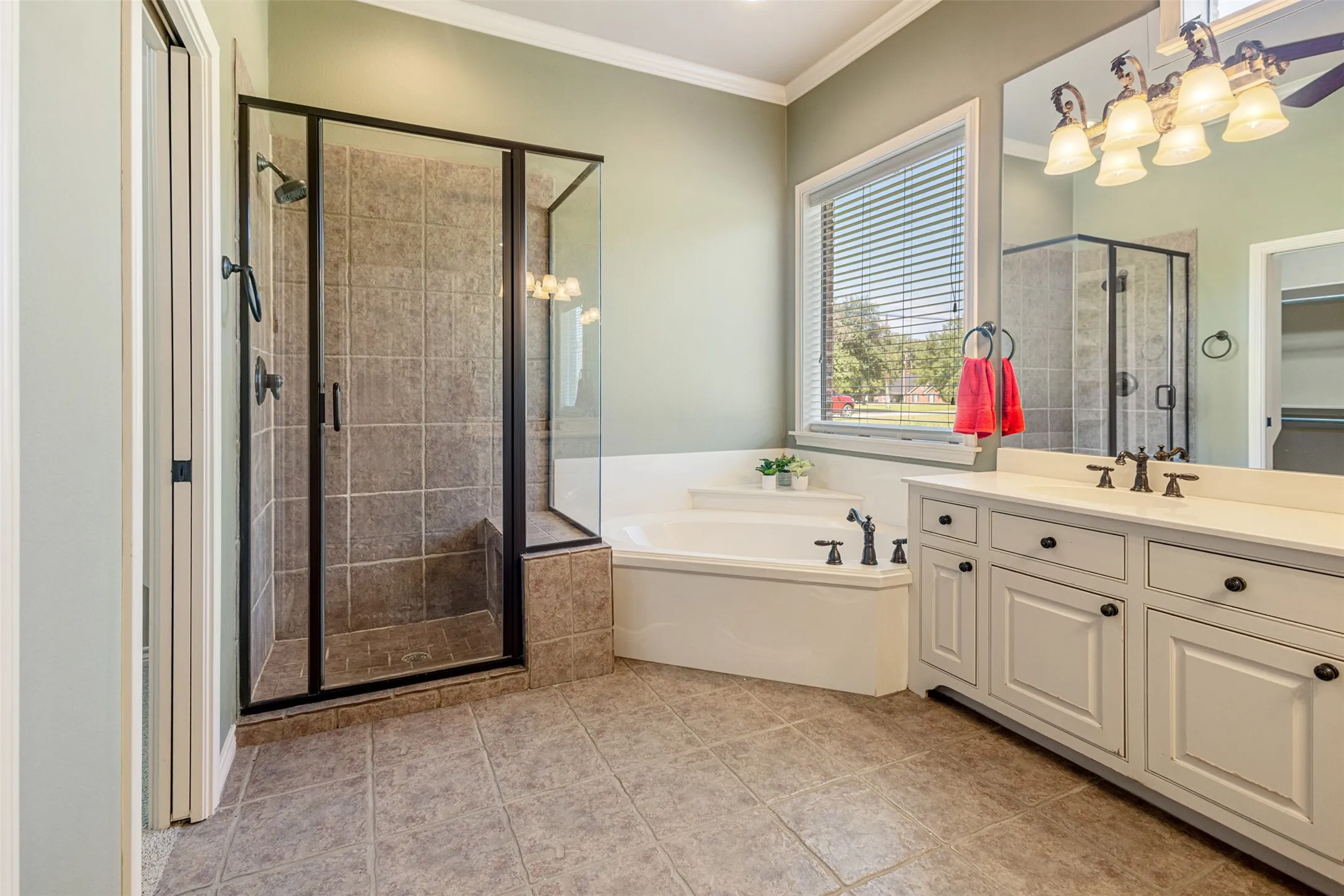 Single Family Residence For Sale in Henderson County , 63 Sunset Boulevard, Star Harbor, Texas 75148, 3 Bedroom, 2 Bathroom, 2 Garage spaces, 1,701 Sqft, built in 2005, mls#21367540, Real Estate Agent in Star Harbor, Homes For Sale in Henderson county, Homes For Sale in Star Harbor, Realtor in Star Harbor Texas, Real Estate Brokerage Independent Realty Texas, Luminita Cordes Realtor