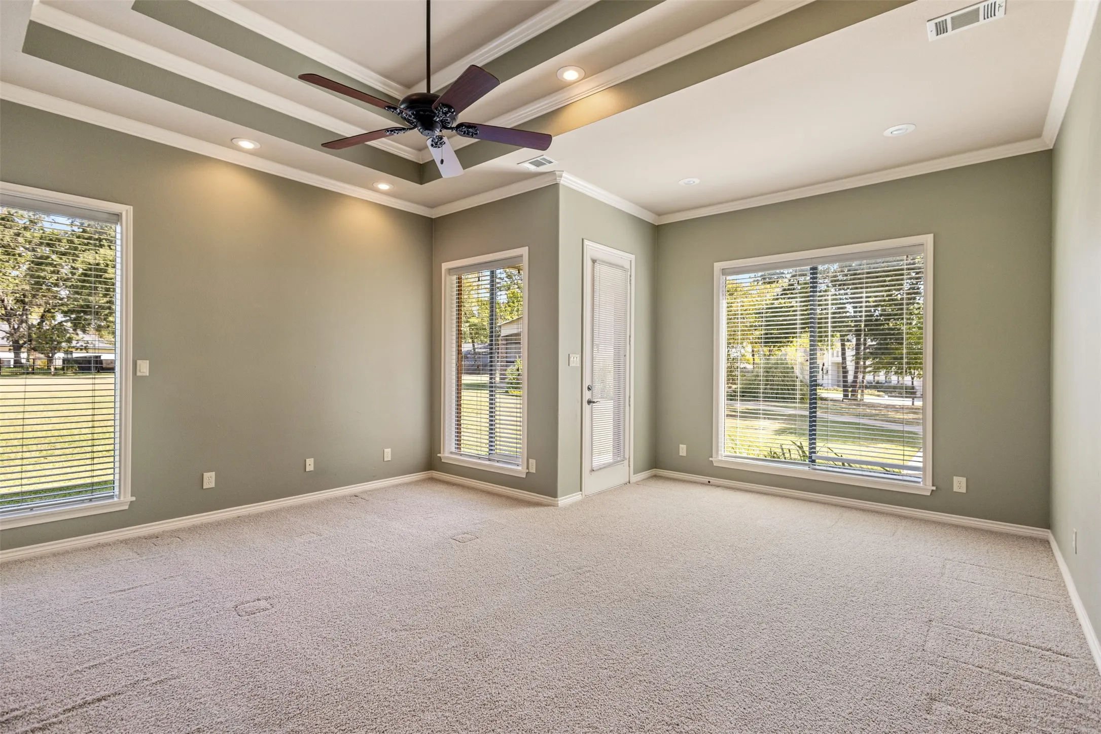 Single Family Residence For Sale in Henderson County , 63 Sunset Boulevard, Star Harbor, Texas 75148, 3 Bedroom, 2 Bathroom, 2 Garage spaces, 1,701 Sqft, built in 2005, mls#21367540, Real Estate Agent in Star Harbor, Homes For Sale in Henderson county, Homes For Sale in Star Harbor, Realtor in Star Harbor Texas, Real Estate Brokerage Independent Realty Texas, Luminita Cordes Realtor