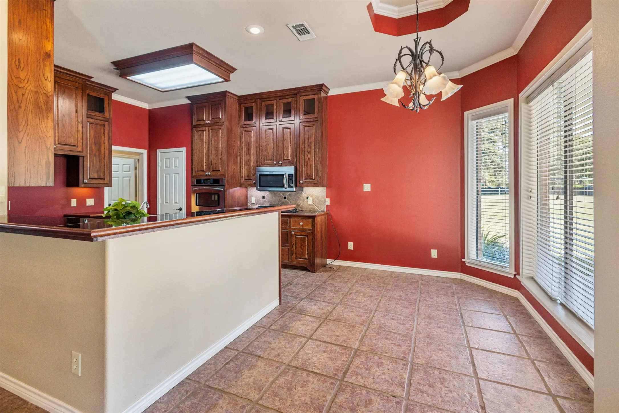 Single Family Residence For Sale in Henderson County , 63 Sunset Boulevard, Star Harbor, Texas 75148, 3 Bedroom, 2 Bathroom, 2 Garage spaces, 1,701 Sqft, built in 2005, mls#21367540, Real Estate Agent in Star Harbor, Homes For Sale in Henderson county, Homes For Sale in Star Harbor, Realtor in Star Harbor Texas, Real Estate Brokerage Independent Realty Texas, Luminita Cordes Realtor