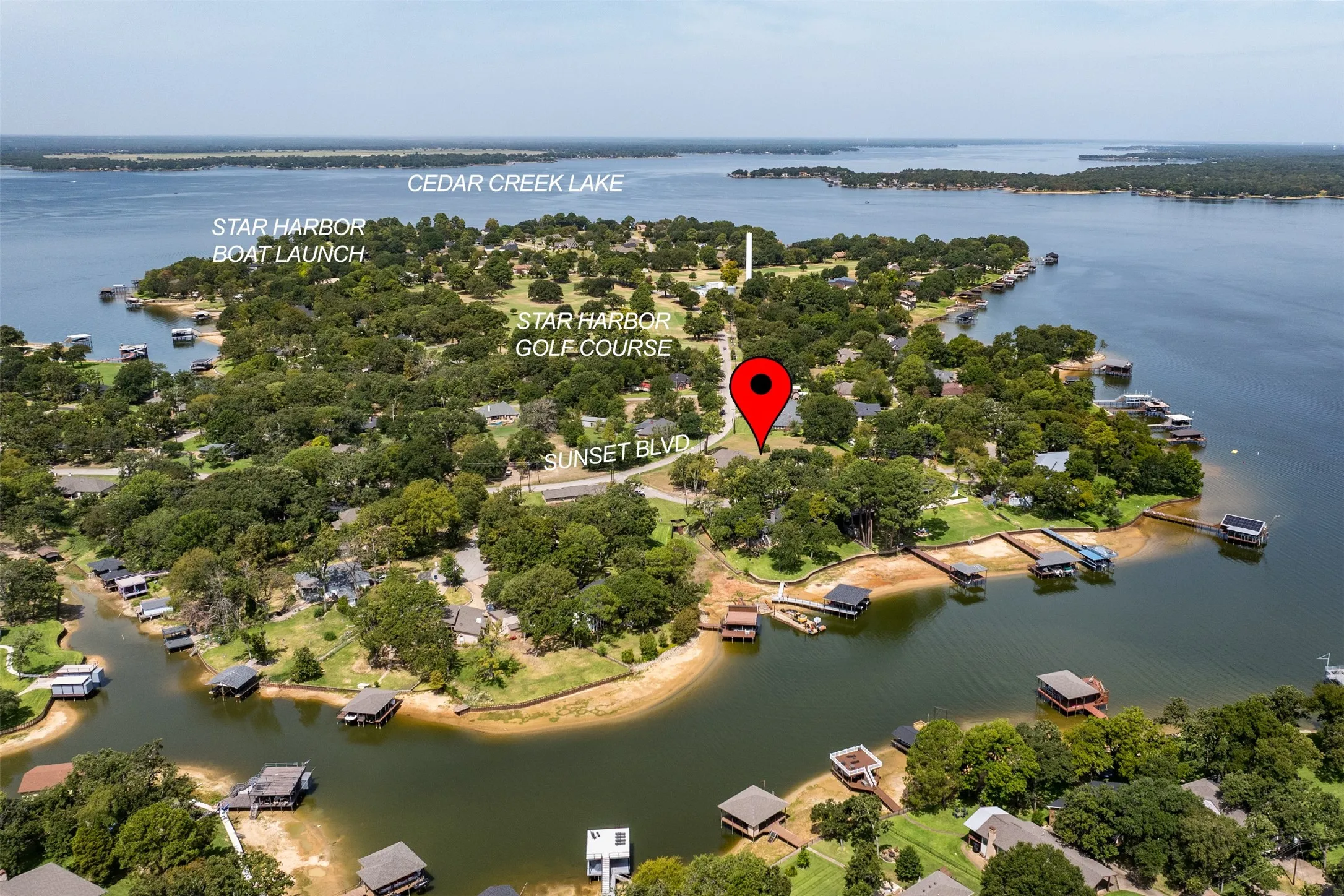 Single Family Residence For Sale in Henderson County , 63 Sunset Boulevard, Star Harbor, Texas 75148, 3 Bedroom, 2 Bathroom, 2 Garage spaces, 1,701 Sqft, built in 2005, mls#21367540, Real Estate Agent in Star Harbor, Homes For Sale in Henderson county, Homes For Sale in Star Harbor, Realtor in Star Harbor Texas, Real Estate Brokerage Independent Realty Texas, Luminita Cordes Realtor