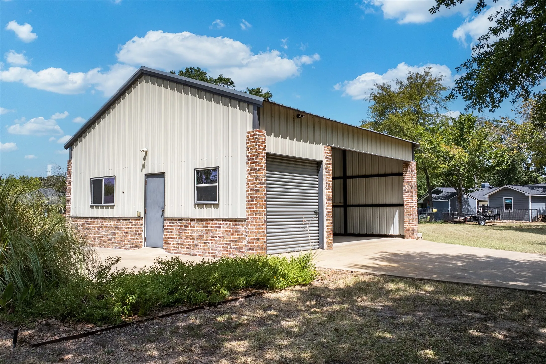 Single Family Residence For Sale in Henderson County , 63 Sunset Boulevard, Star Harbor, Texas 75148, 3 Bedroom, 2 Bathroom, 2 Garage spaces, 1,701 Sqft, built in 2005, mls#21367540, Real Estate Agent in Star Harbor, Homes For Sale in Henderson county, Homes For Sale in Star Harbor, Realtor in Star Harbor Texas, Real Estate Brokerage Independent Realty Texas, Luminita Cordes Realtor