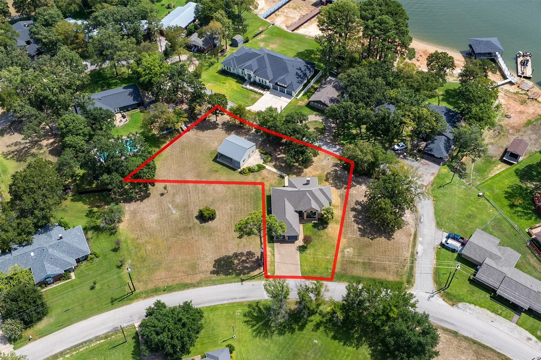 Single Family Residence For Sale in Henderson County , 63 Sunset Boulevard, Star Harbor, Texas 75148, 3 Bedroom, 2 Bathroom, 2 Garage spaces, 1,701 Sqft, built in 2005, mls#21367540, Real Estate Agent in Star Harbor, Homes For Sale in Henderson county, Homes For Sale in Star Harbor, Realtor in Star Harbor Texas, Real Estate Brokerage Independent Realty Texas, Luminita Cordes Realtor