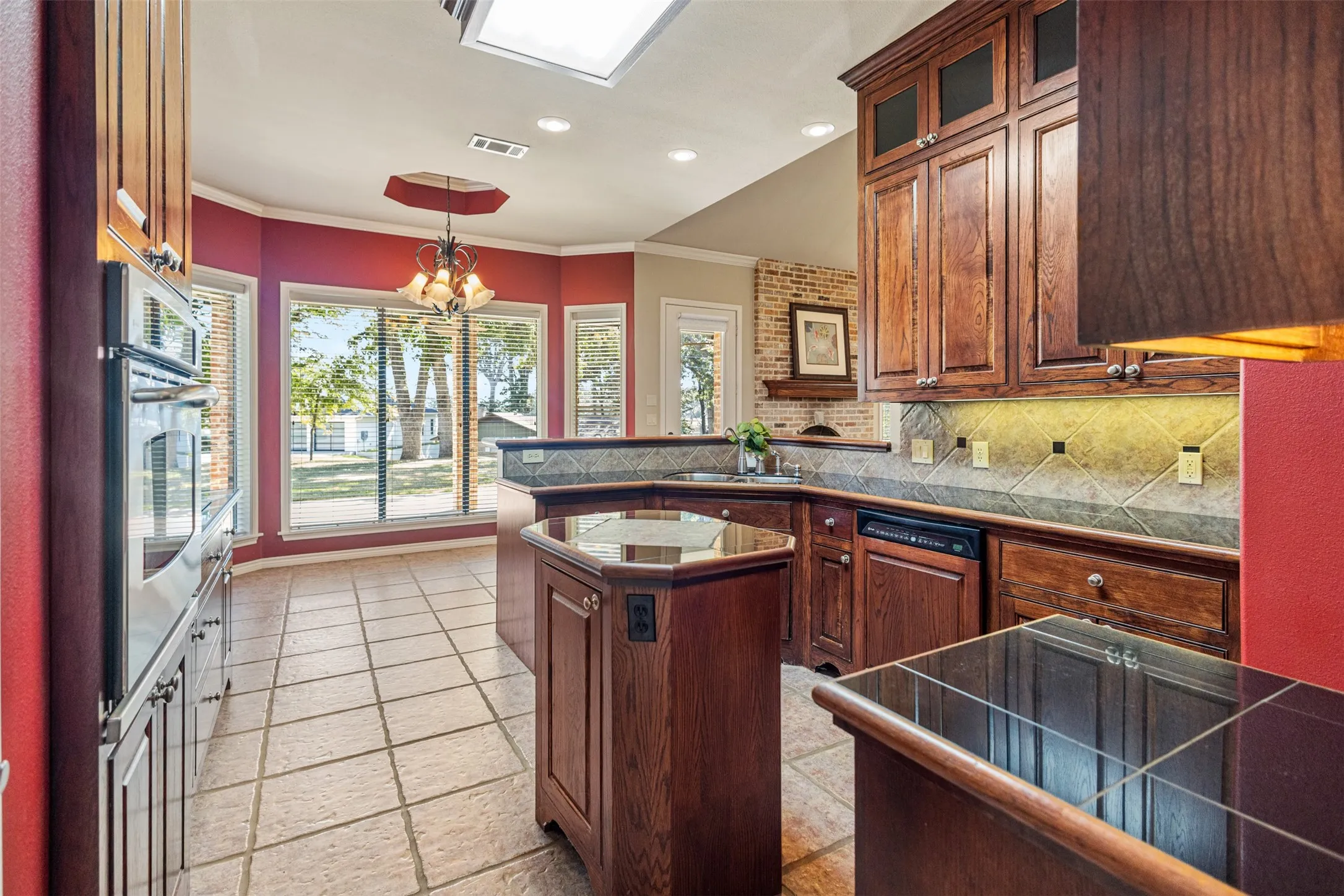Single Family Residence For Sale in Henderson County , 63 Sunset Boulevard, Star Harbor, Texas 75148, 3 Bedroom, 2 Bathroom, 2 Garage spaces, 1,701 Sqft, built in 2005, mls#21367540, Real Estate Agent in Star Harbor, Homes For Sale in Henderson county, Homes For Sale in Star Harbor, Realtor in Star Harbor Texas, Real Estate Brokerage Independent Realty Texas, Luminita Cordes Realtor