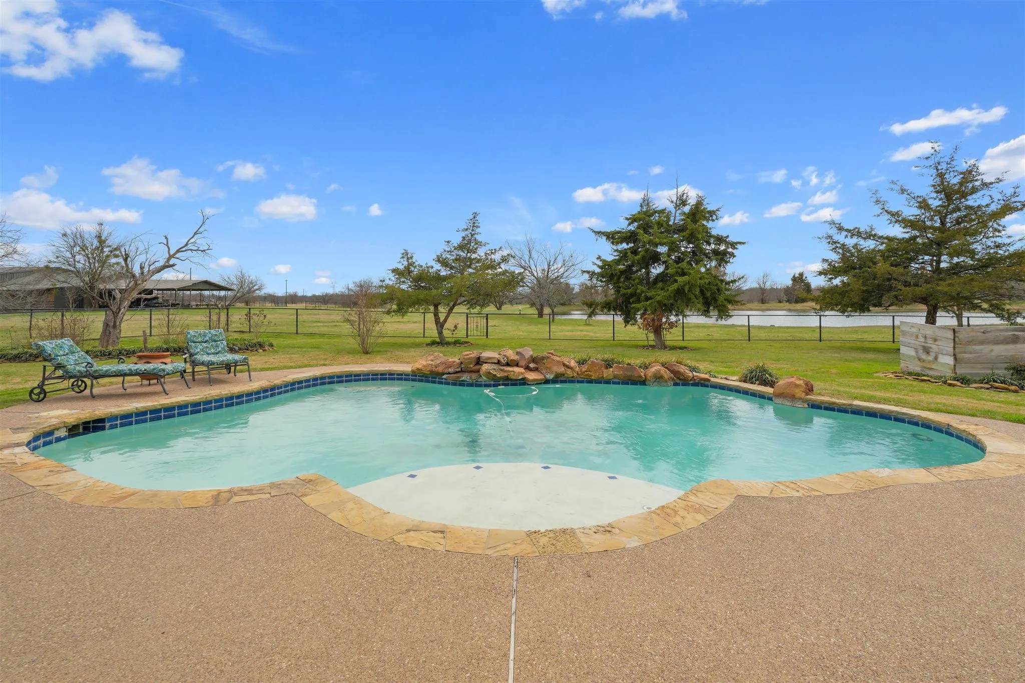 Single Family Residence For Sale in Denton County , 9711 Jim Christal Road, Krum, Texas 76249, 3 Bedroom, 2 Bathroom, 4 Garage spaces, 2,457 Sqft, built in 1994, mls#21368218, Real Estate Agent in Krum, Homes For Sale in Denton county, Homes For Sale in Krum, Realtor in Krum Texas, Real Estate Brokerage Independent Realty Texas, Luminita Cordes Realtor
