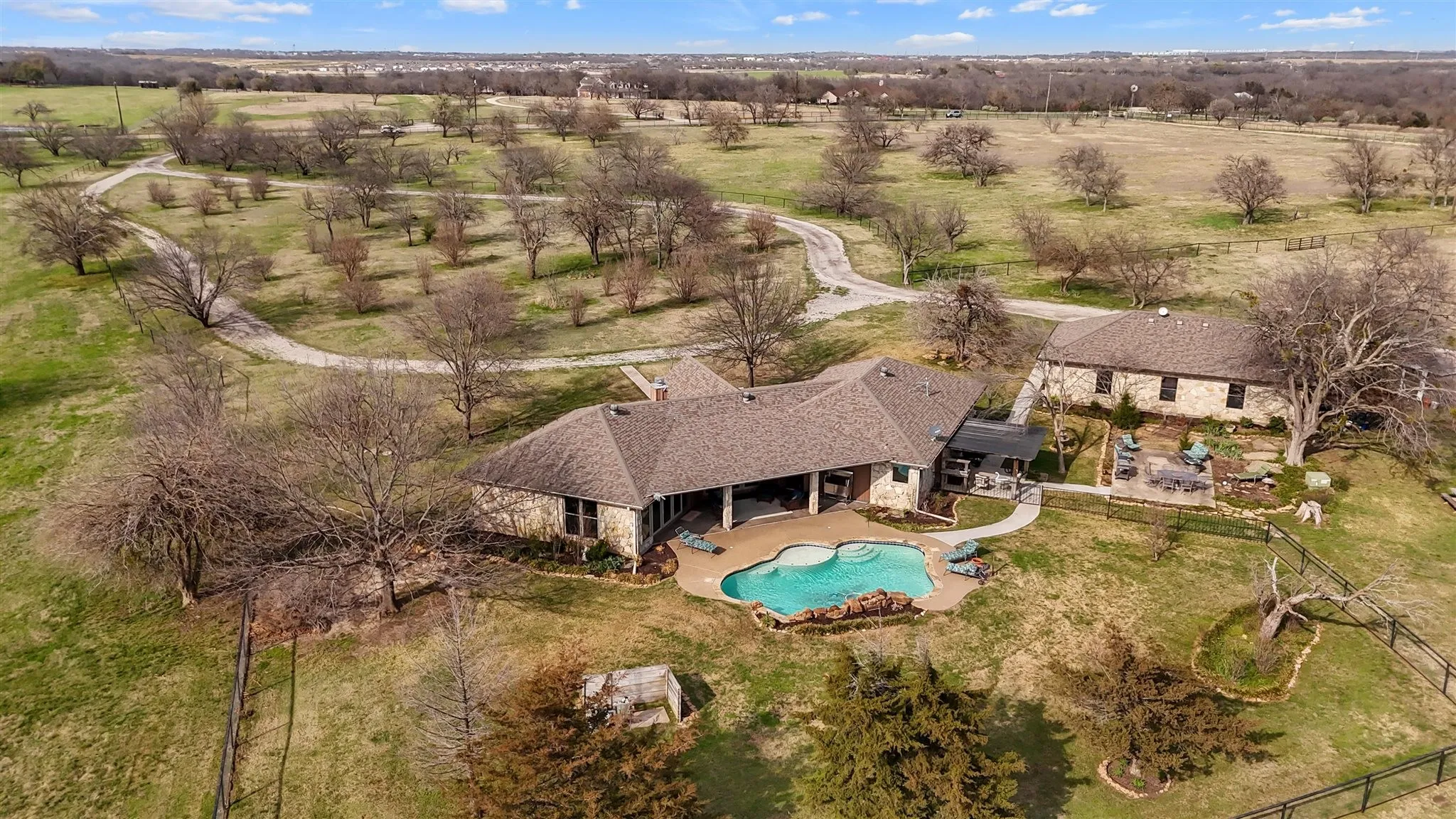 Single Family Residence For Sale in Denton County , 9711 Jim Christal Road, Krum, Texas 76249, 3 Bedroom, 2 Bathroom, 4 Garage spaces, 2,457 Sqft, built in 1994, mls#21368218, Real Estate Agent in Krum, Homes For Sale in Denton county, Homes For Sale in Krum, Realtor in Krum Texas, Real Estate Brokerage Independent Realty Texas, Luminita Cordes Realtor