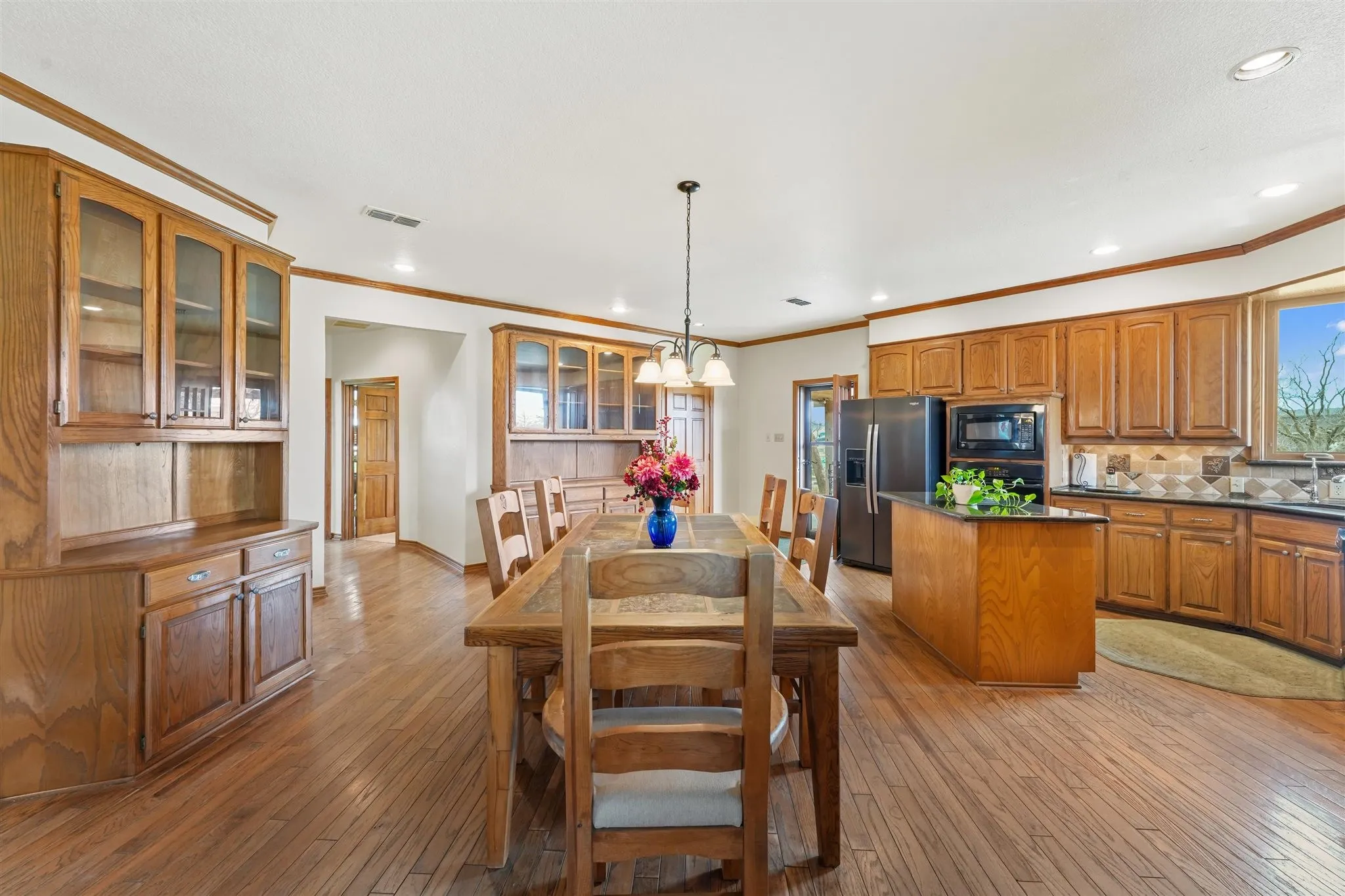 Single Family Residence For Sale in Denton County , 9711 Jim Christal Road, Krum, Texas 76249, 3 Bedroom, 2 Bathroom, 4 Garage spaces, 2,457 Sqft, built in 1994, mls#21368218, Real Estate Agent in Krum, Homes For Sale in Denton county, Homes For Sale in Krum, Realtor in Krum Texas, Real Estate Brokerage Independent Realty Texas, Luminita Cordes Realtor