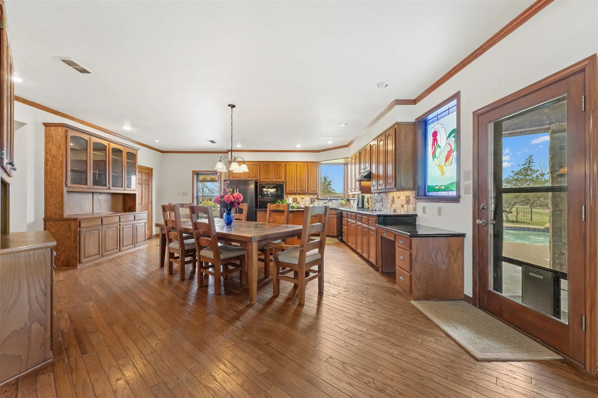 Single Family Residence For Sale in Denton County , 9711 Jim Christal Road, Krum, Texas 76249, 3 Bedroom, 2 Bathroom, 4 Garage spaces, 2,457 Sqft, built in 1994, mls#21368218, Real Estate Agent in Krum, Homes For Sale in Denton county, Homes For Sale in Krum, Realtor in Krum Texas, Real Estate Brokerage Independent Realty Texas, Luminita Cordes Realtor