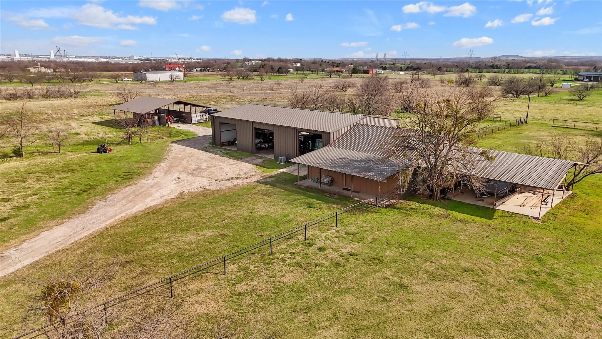 Single Family Residence For Sale in Denton County , 9711 Jim Christal Road, Krum, Texas 76249, 3 Bedroom, 2 Bathroom, 4 Garage spaces, 2,457 Sqft, built in 1994, mls#21368218, Real Estate Agent in Krum, Homes For Sale in Denton county, Homes For Sale in Krum, Realtor in Krum Texas, Real Estate Brokerage Independent Realty Texas, Luminita Cordes Realtor