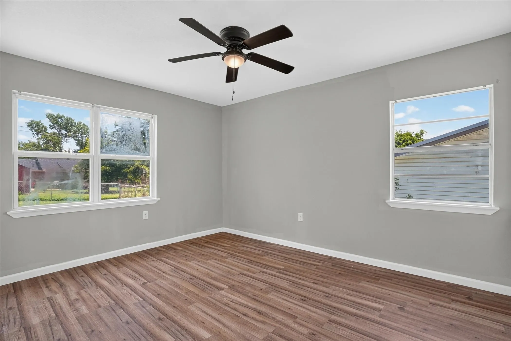 Single Family Residence For Sale in Palo Pinto County , 2007 SE 21st Avenue, Mineral Wells, Texas 76067, 2 Bedroom, 1 Bathroom, Garage spaces, 619 Sqft, built in 1967, mls#21368215, Real Estate Agent in Mineral Wells, Homes For Sale in Palo Pinto county, Homes For Sale in Mineral Wells, Realtor in Mineral Wells Texas, Real Estate Brokerage Independent Realty Texas, Luminita Cordes Realtor