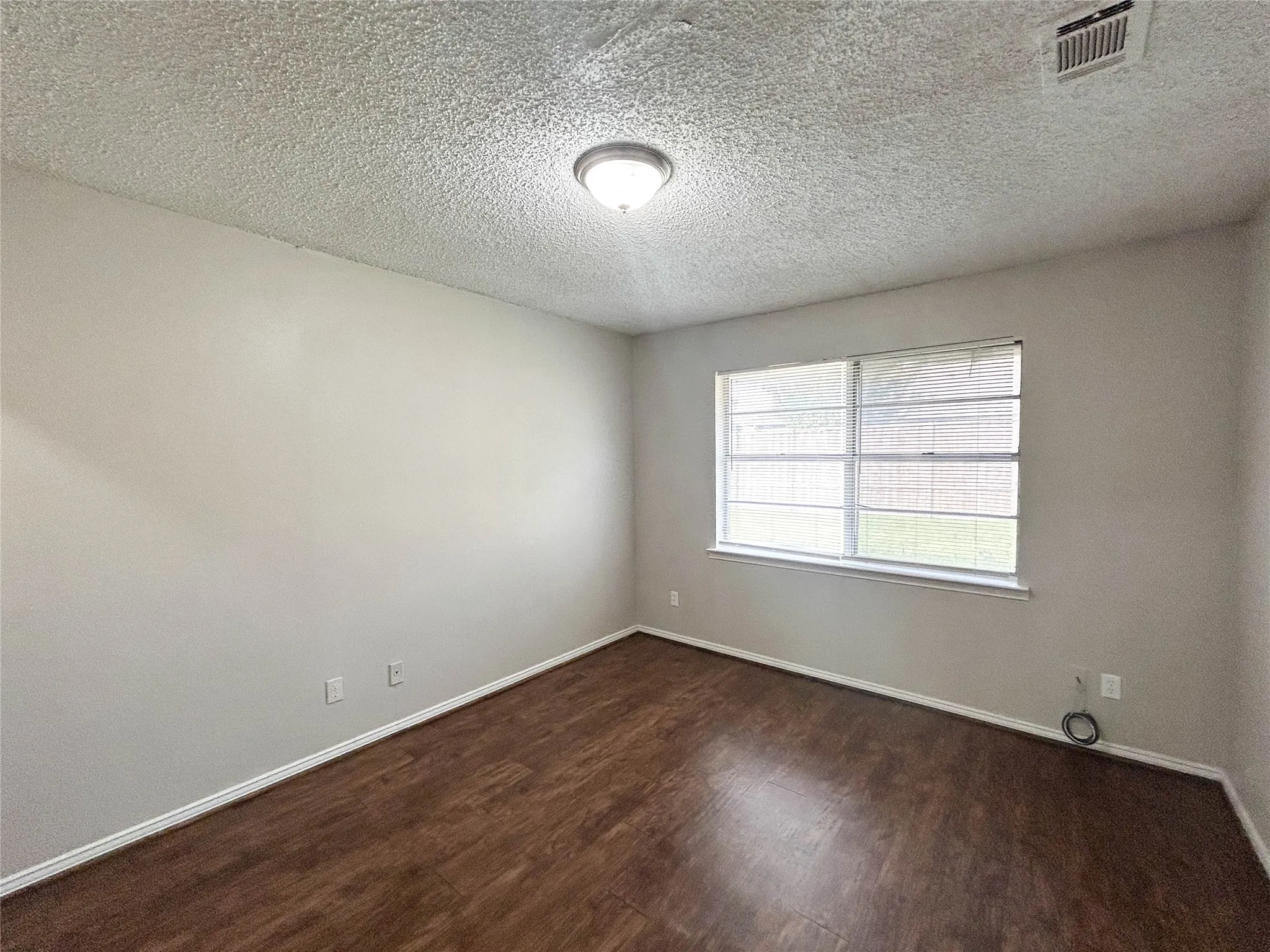 Duplex For Rent in Ellis County , 1603 S Hall Street A, Ennis, Texas 75119, 2 Bedroom, 1 Bathroom, Garage spaces, 903 Sqft, built in 1987, mls#21368219, Real Estate Agent in Ennis, Homes For Rent in Ellis county, Homes For Rent in Ennis, Realtor in Ennis Texas, Real Estate Brokerage Independent Realty Texas, Luminita Cordes Realtor
