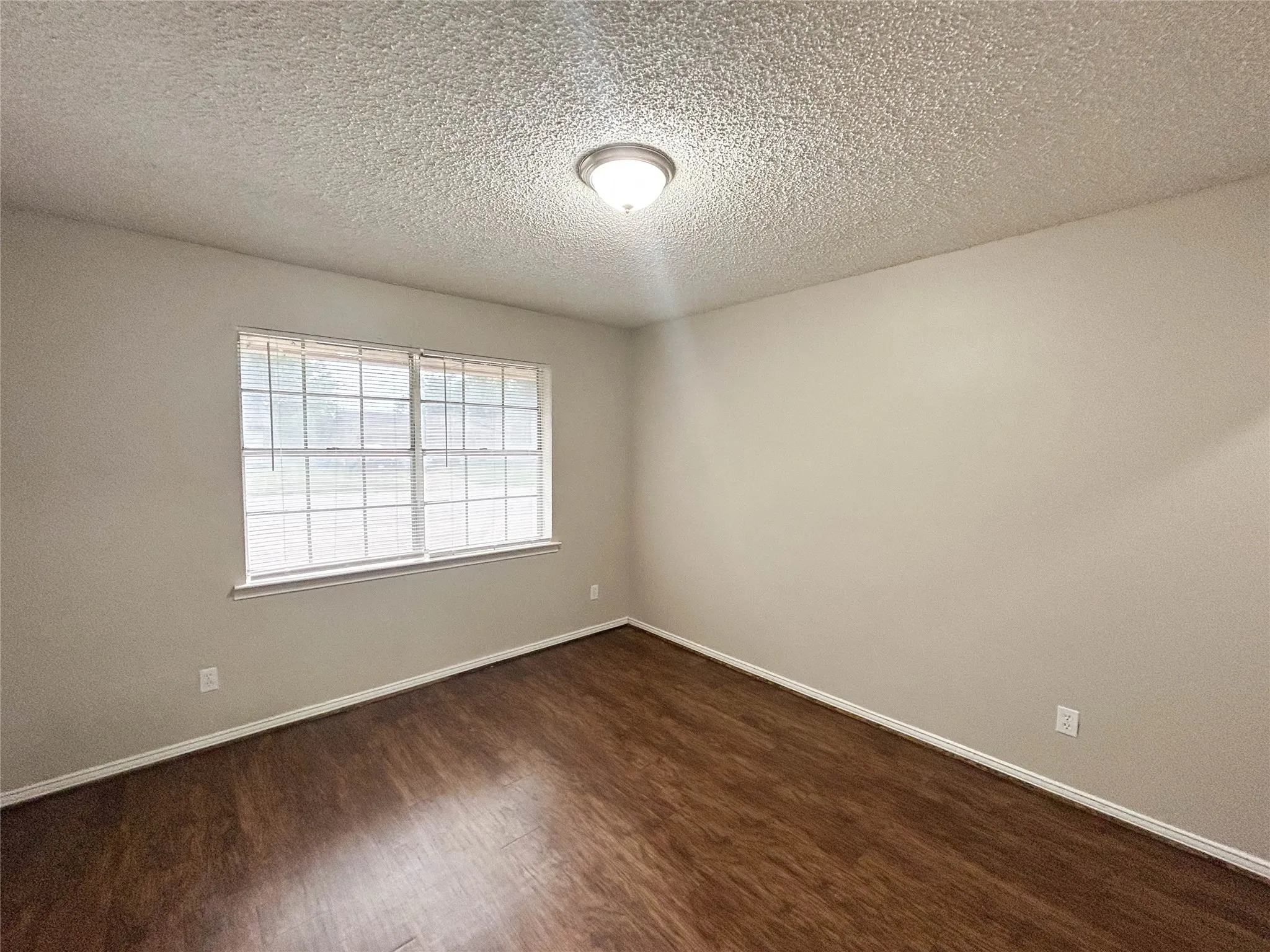 Duplex For Rent in Ellis County , 1603 S Hall Street A, Ennis, Texas 75119, 2 Bedroom, 1 Bathroom, Garage spaces, 903 Sqft, built in 1987, mls#21368219, Real Estate Agent in Ennis, Homes For Rent in Ellis county, Homes For Rent in Ennis, Realtor in Ennis Texas, Real Estate Brokerage Independent Realty Texas, Luminita Cordes Realtor