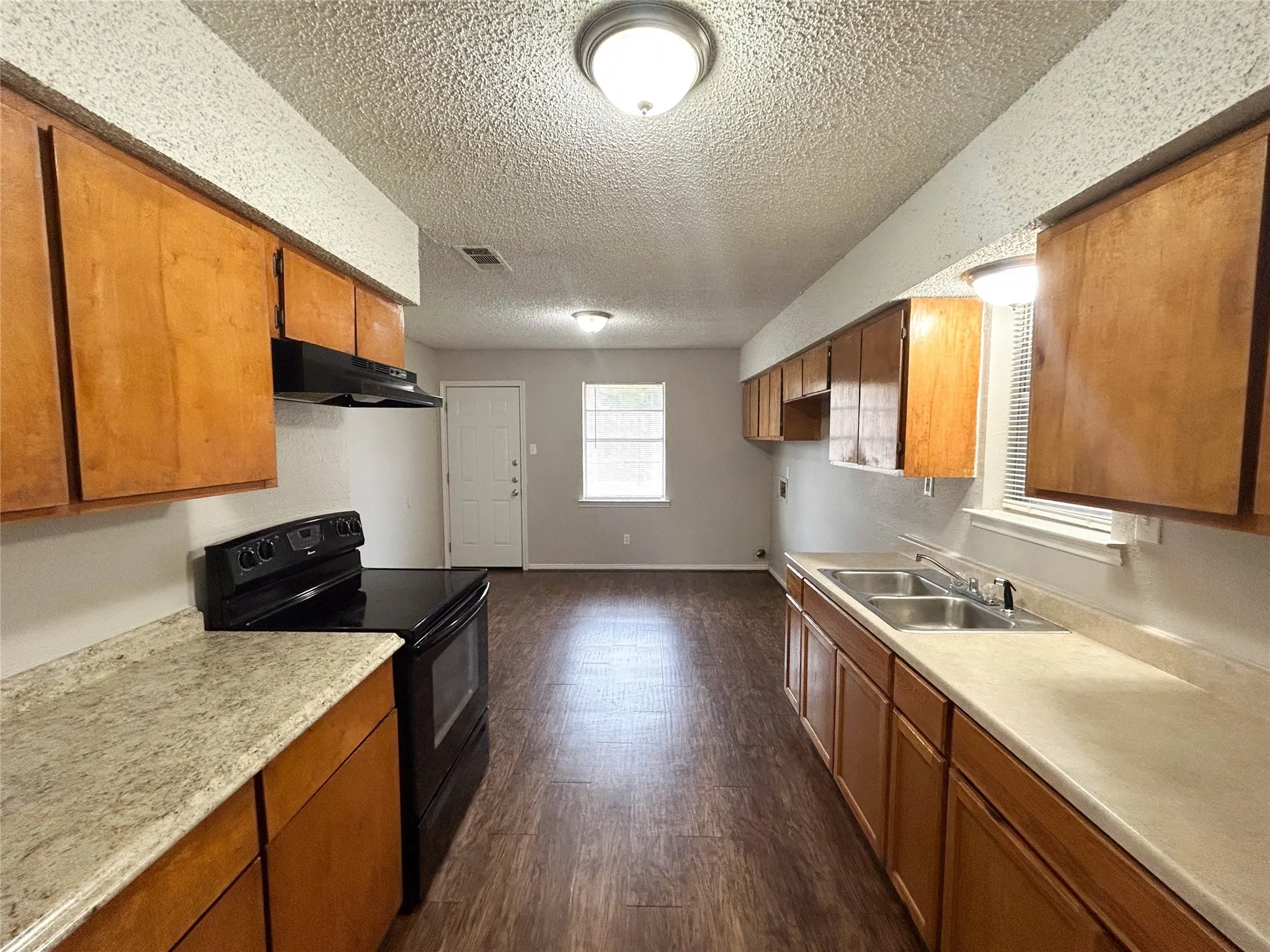 Duplex For Rent in Ellis County , 1603 S Hall Street A, Ennis, Texas 75119, 2 Bedroom, 1 Bathroom, Garage spaces, 903 Sqft, built in 1987, mls#21368219, Real Estate Agent in Ennis, Homes For Rent in Ellis county, Homes For Rent in Ennis, Realtor in Ennis Texas, Real Estate Brokerage Independent Realty Texas, Luminita Cordes Realtor