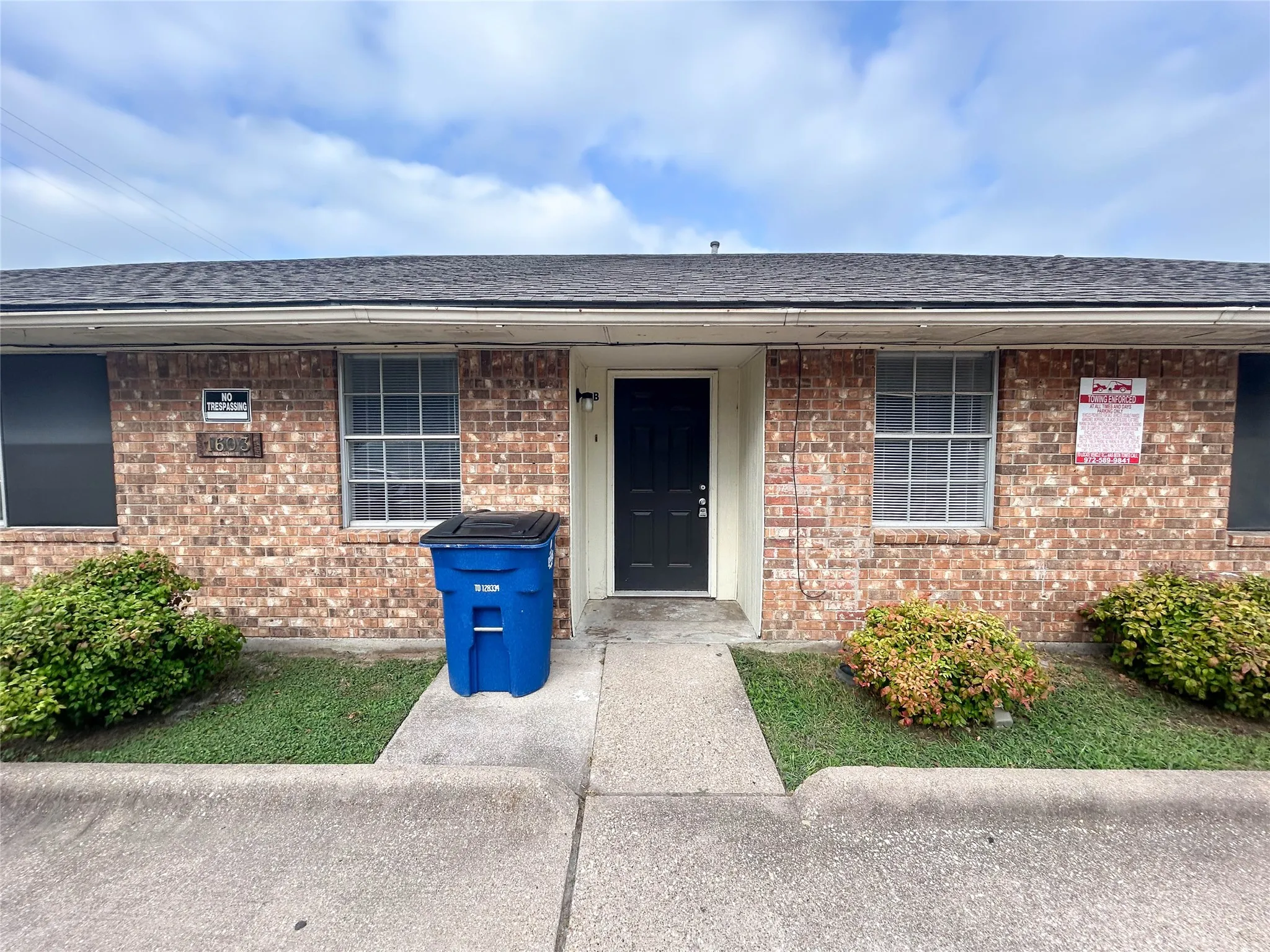 Duplex For Rent in Ellis County , 1603 S Hall Street A, Ennis, Texas 75119, 2 Bedroom, 1 Bathroom, Garage spaces, 903 Sqft, built in 1987, mls#21368219, Real Estate Agent in Ennis, Homes For Rent in Ellis county, Homes For Rent in Ennis, Realtor in Ennis Texas, Real Estate Brokerage Independent Realty Texas, Luminita Cordes Realtor