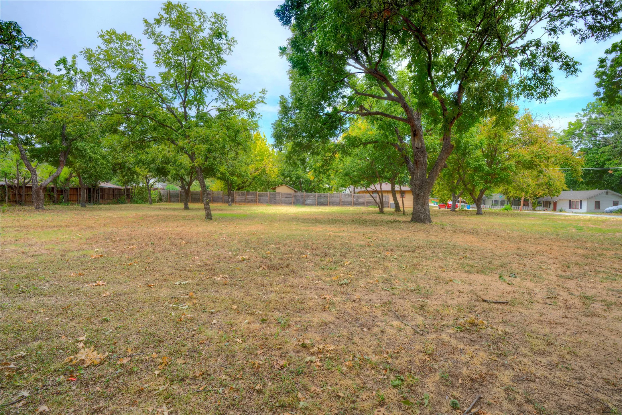 Single Family Residence For Sale in Tarrant County , 310 Blevins Street, Grapevine, Texas 76051, 4 Bedroom, 5 Bathroom, 2 Garage spaces, 3,916 Sqft, built in 2026, mls#21359964, Real Estate Agent in Grapevine, Homes For Sale in Tarrant county, Homes For Sale in Grapevine, Realtor in Grapevine Texas, Real Estate Brokerage Independent Realty Texas, Luminita Cordes Realtor
