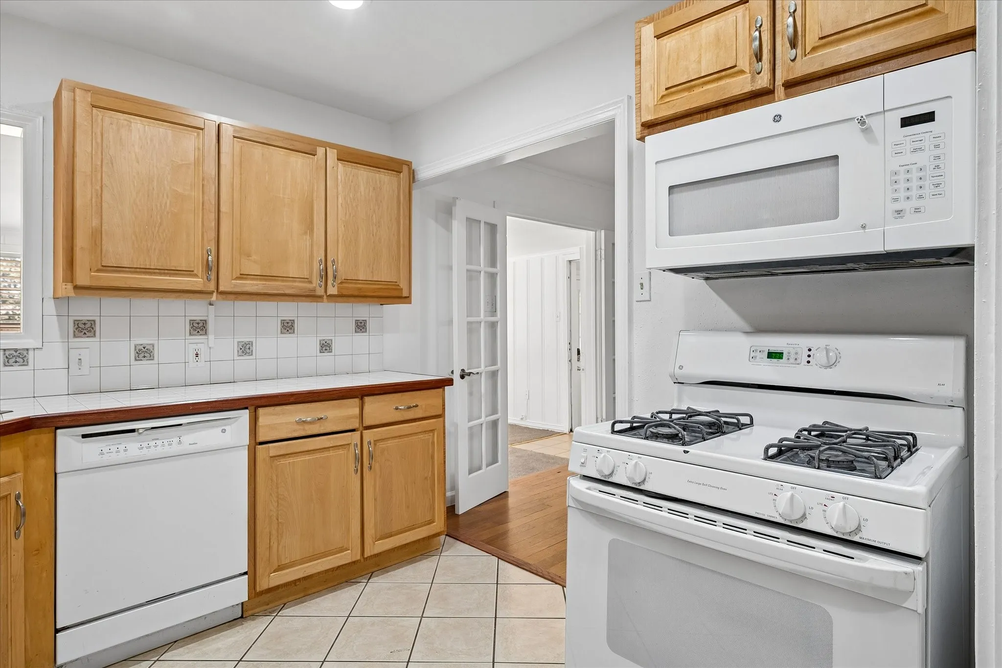 Single Family Residence For Sale in Dallas County , 1217 Fuller Drive, Dallas, Texas 75218, 2 Bedroom, 1 Bathroom, 1 Garage spaces, 1,301 Sqft, built in 1946, mls#21365021, Real Estate Agent in Dallas, Homes For Sale in Dallas county, Homes For Sale in Dallas, Realtor in Dallas Texas, Real Estate Brokerage Independent Realty Texas, Luminita Cordes Realtor