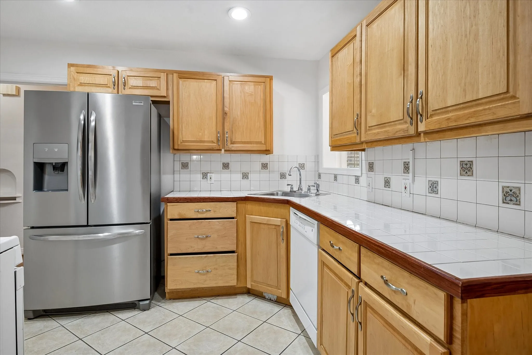 Single Family Residence For Sale in Dallas County , 1217 Fuller Drive, Dallas, Texas 75218, 2 Bedroom, 1 Bathroom, 1 Garage spaces, 1,301 Sqft, built in 1946, mls#21365021, Real Estate Agent in Dallas, Homes For Sale in Dallas county, Homes For Sale in Dallas, Realtor in Dallas Texas, Real Estate Brokerage Independent Realty Texas, Luminita Cordes Realtor
