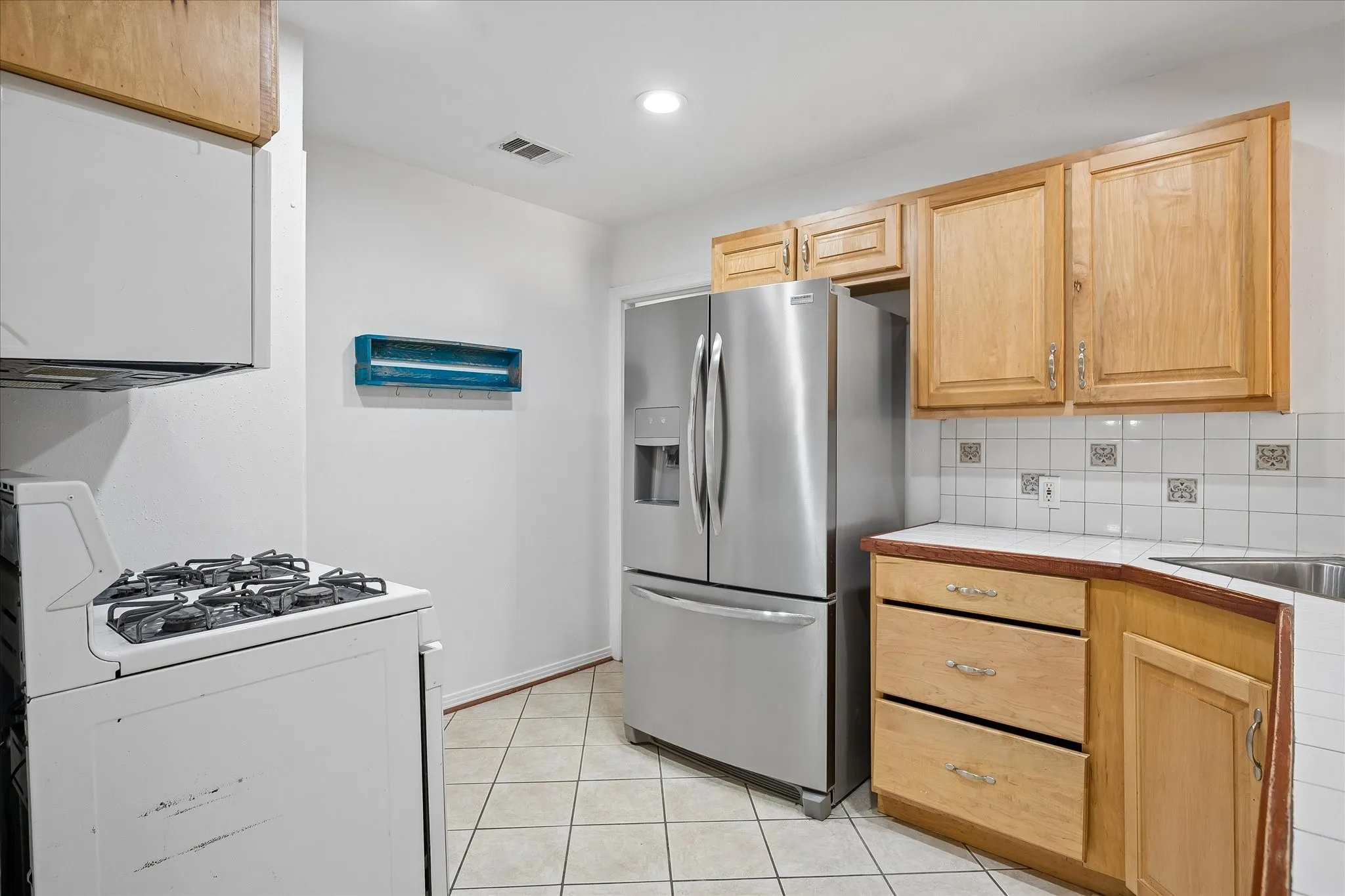 Single Family Residence For Sale in Dallas County , 1217 Fuller Drive, Dallas, Texas 75218, 2 Bedroom, 1 Bathroom, 1 Garage spaces, 1,301 Sqft, built in 1946, mls#21365021, Real Estate Agent in Dallas, Homes For Sale in Dallas county, Homes For Sale in Dallas, Realtor in Dallas Texas, Real Estate Brokerage Independent Realty Texas, Luminita Cordes Realtor