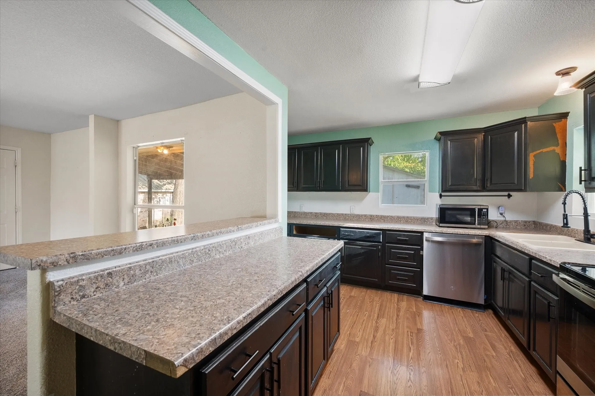 Single Family Residence For Sale in Limestone County , 807 E Tyler Street, Mexia, Texas 76667, 3 Bedroom, 1 Bathroom, Garage spaces, 1,816 Sqft, built in 1944, mls#21368148, Real Estate Agent in Mexia, Homes For Sale in Limestone county, Homes For Sale in Mexia, Realtor in Mexia Texas, Real Estate Brokerage Independent Realty Texas, Luminita Cordes Realtor