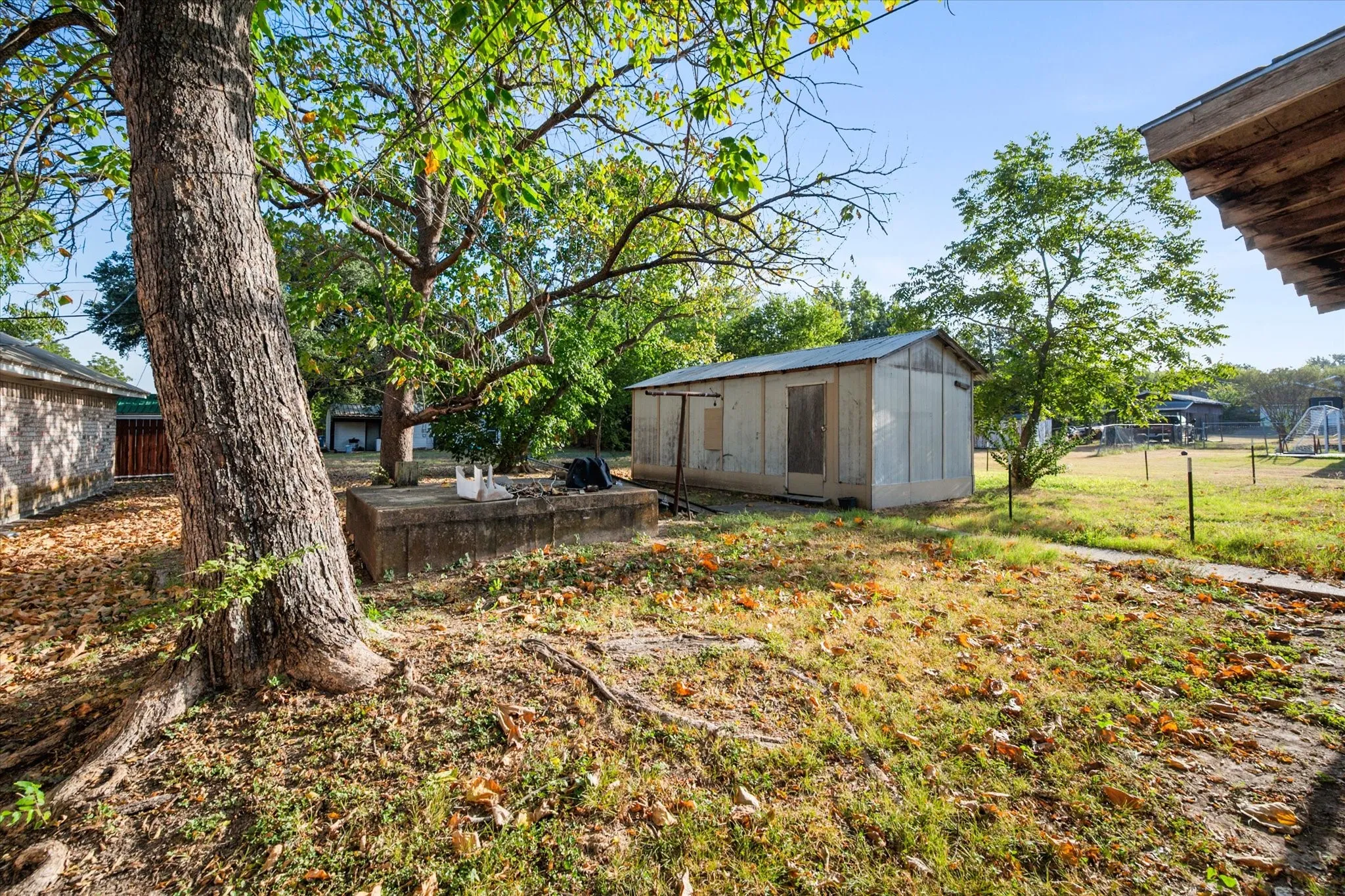 Single Family Residence For Sale in Limestone County , 807 E Tyler Street, Mexia, Texas 76667, 3 Bedroom, 1 Bathroom, Garage spaces, 1,816 Sqft, built in 1944, mls#21368148, Real Estate Agent in Mexia, Homes For Sale in Limestone county, Homes For Sale in Mexia, Realtor in Mexia Texas, Real Estate Brokerage Independent Realty Texas, Luminita Cordes Realtor