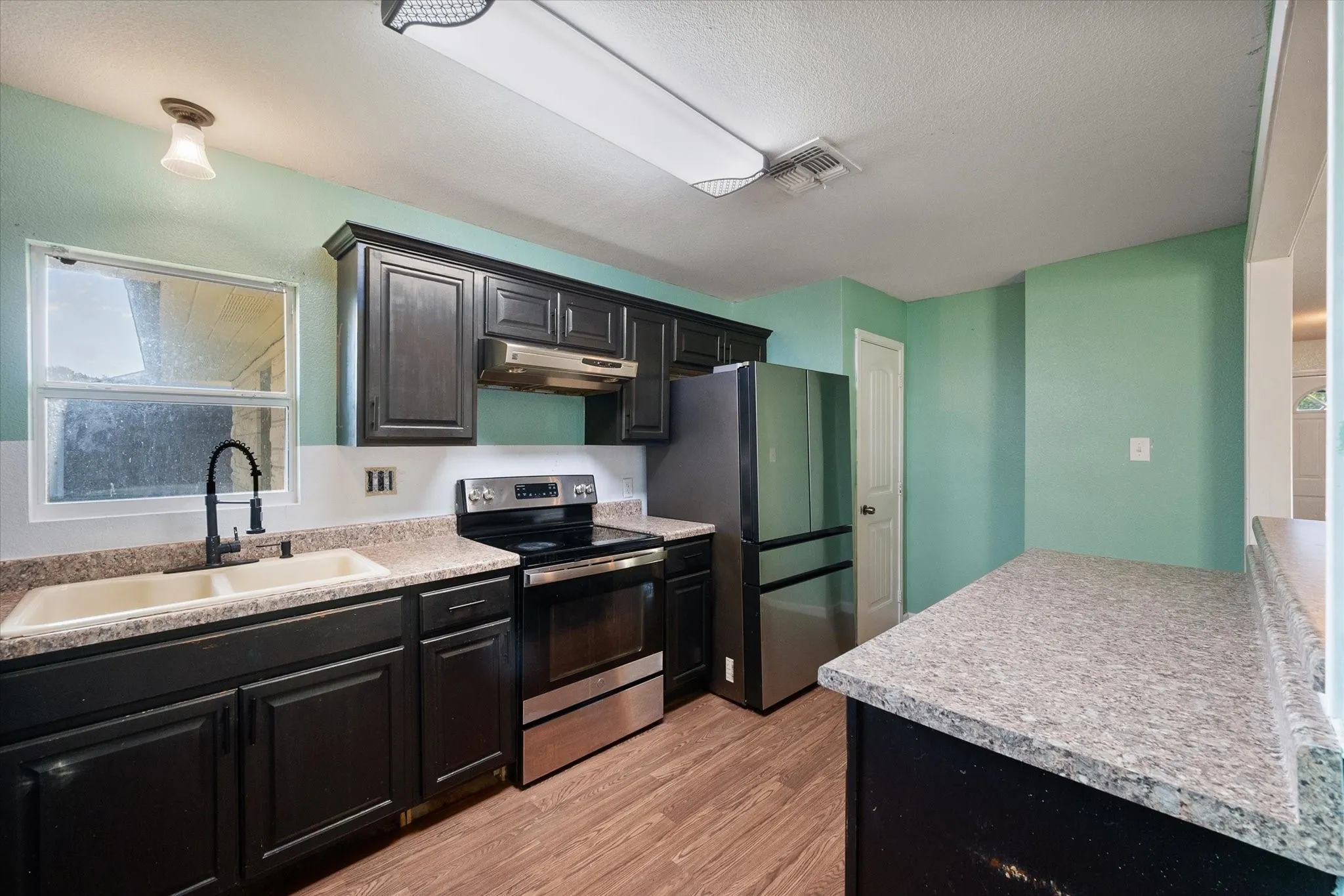 Single Family Residence For Sale in Limestone County , 807 E Tyler Street, Mexia, Texas 76667, 3 Bedroom, 1 Bathroom, Garage spaces, 1,816 Sqft, built in 1944, mls#21368148, Real Estate Agent in Mexia, Homes For Sale in Limestone county, Homes For Sale in Mexia, Realtor in Mexia Texas, Real Estate Brokerage Independent Realty Texas, Luminita Cordes Realtor