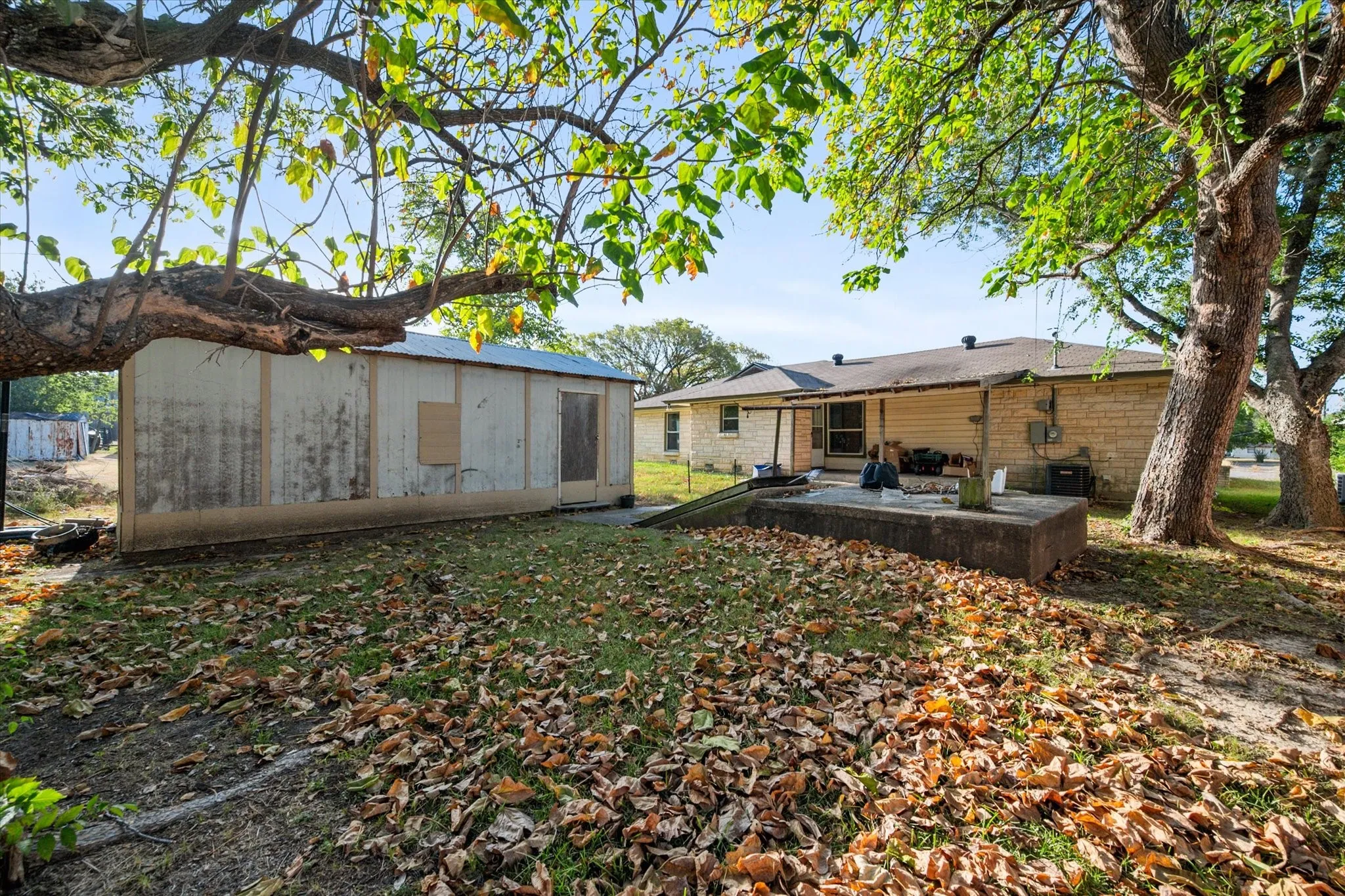 Single Family Residence For Sale in Limestone County , 807 E Tyler Street, Mexia, Texas 76667, 3 Bedroom, 1 Bathroom, Garage spaces, 1,816 Sqft, built in 1944, mls#21368148, Real Estate Agent in Mexia, Homes For Sale in Limestone county, Homes For Sale in Mexia, Realtor in Mexia Texas, Real Estate Brokerage Independent Realty Texas, Luminita Cordes Realtor