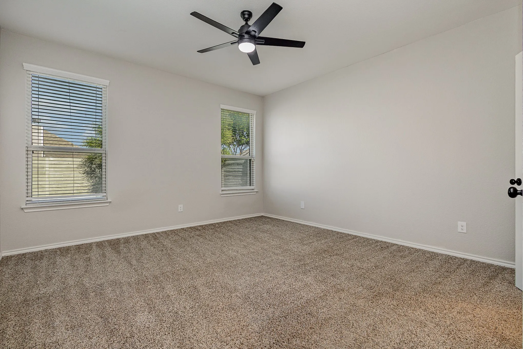 Single Family Residence For Sale in Denton County , 928 Dove Cove, Argyle, Texas 76226, 3 Bedroom, 2 Bathroom, 2 Garage spaces, 2,040 Sqft, built in 2018, mls#21368222, Real Estate Agent in Argyle, Homes For Sale in Denton county, Homes For Sale in Argyle, Realtor in Argyle Texas, Real Estate Brokerage Independent Realty Texas, Luminita Cordes Realtor