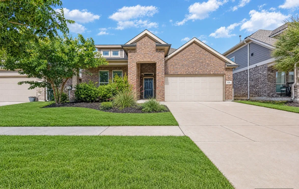 Single Family Residence For Sale in Denton County , 928 Dove Cove, Argyle, Texas 76226, 3 Bedroom, 2 Bathroom, 2 Garage spaces, 2,040 Sqft, built in 2018, mls#21368222, Real Estate Agent in Argyle, Homes For Sale in Denton county, Homes For Sale in Argyle, Realtor in Argyle Texas, Real Estate Brokerage Independent Realty Texas, Luminita Cordes Realtor