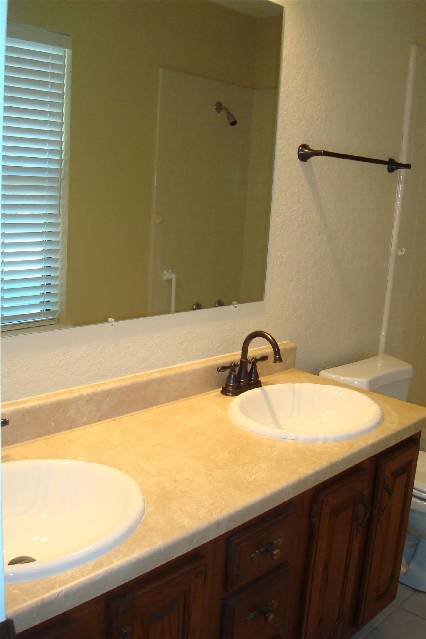 Single Family Residence For Rent in Tarrant County , 1029 Conchos Circle E, Keller, Texas 76248, 3 Bedroom, 2 Bathroom, 2 Garage spaces, 1,476 Sqft, built in 1983, mls#21368231, Real Estate Agent in Keller, Homes For Rent in Tarrant county, Homes For Rent in Keller, Realtor in Keller Texas, Real Estate Brokerage Independent Realty Texas, Luminita Cordes Realtor